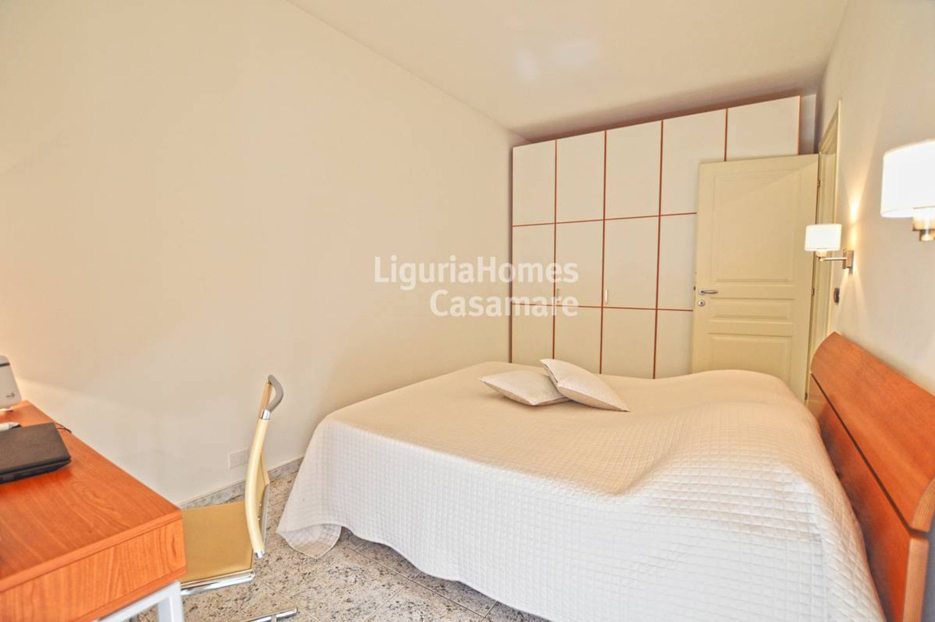 Condominium in Ventimiglia, Liguria 10930993