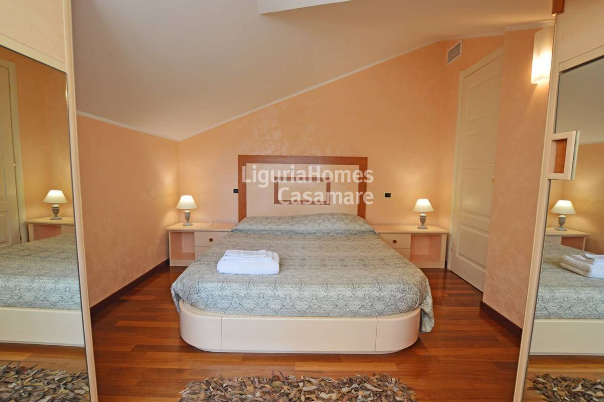 Condominium in Bordighera, Liguria 10931034