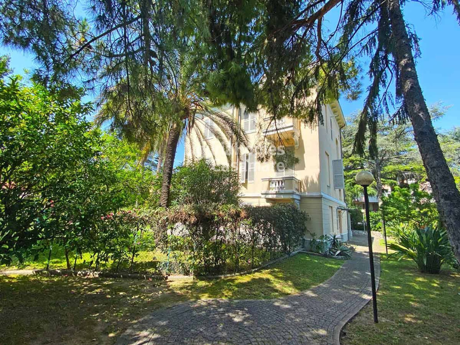 Condominium in Bordighera, Liguria 10931034