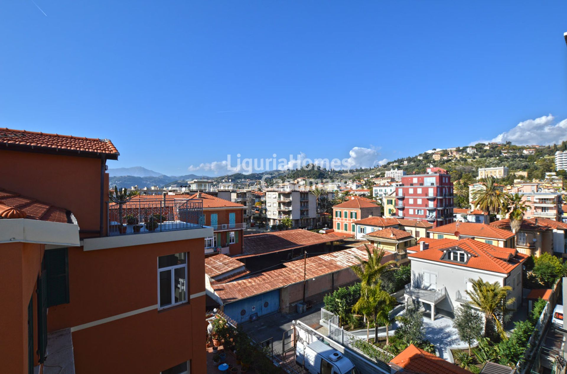 Condominio en Bordighera, Liguria 10931098