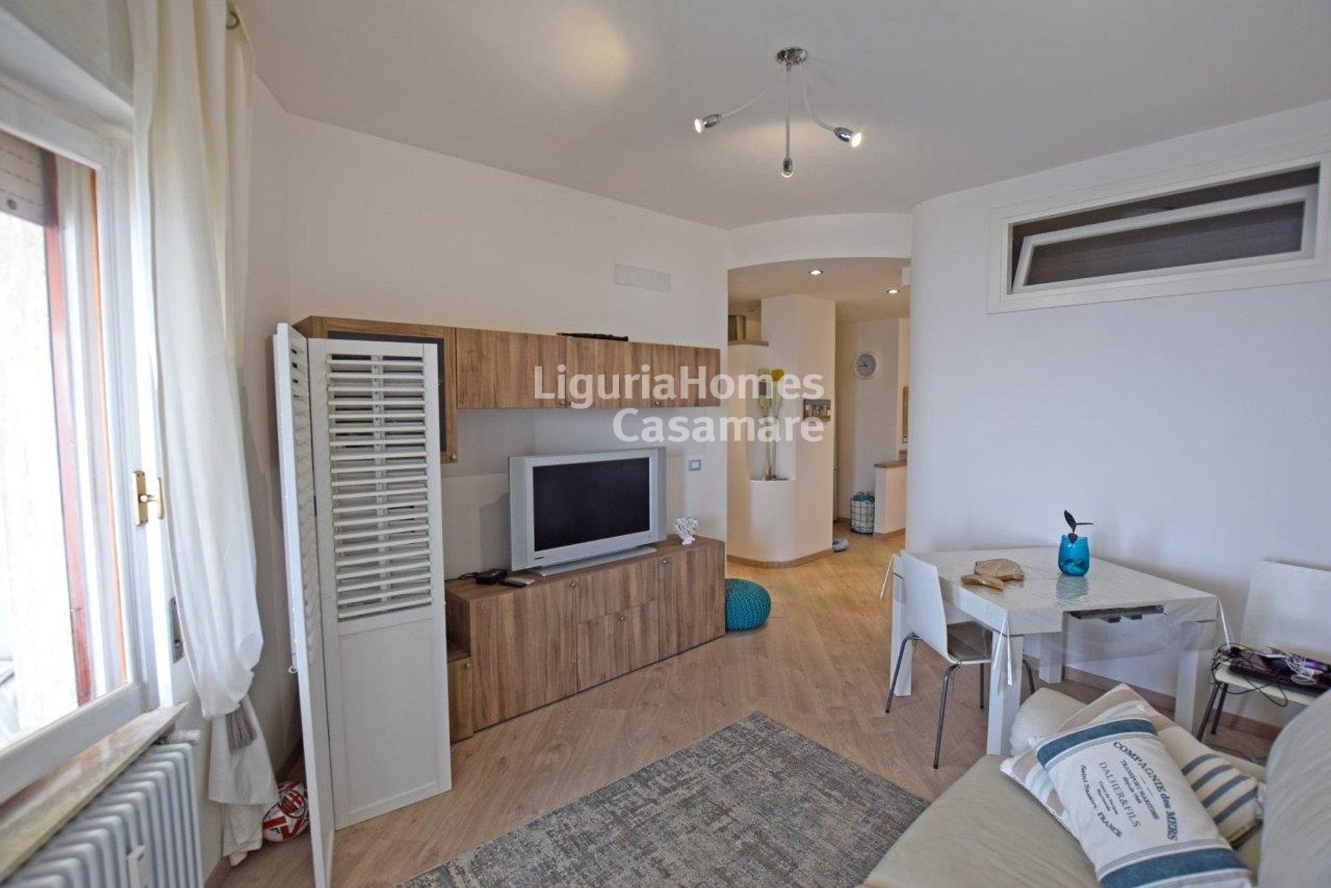 Condominium dans Ospedaletti, Ligurie 10931143