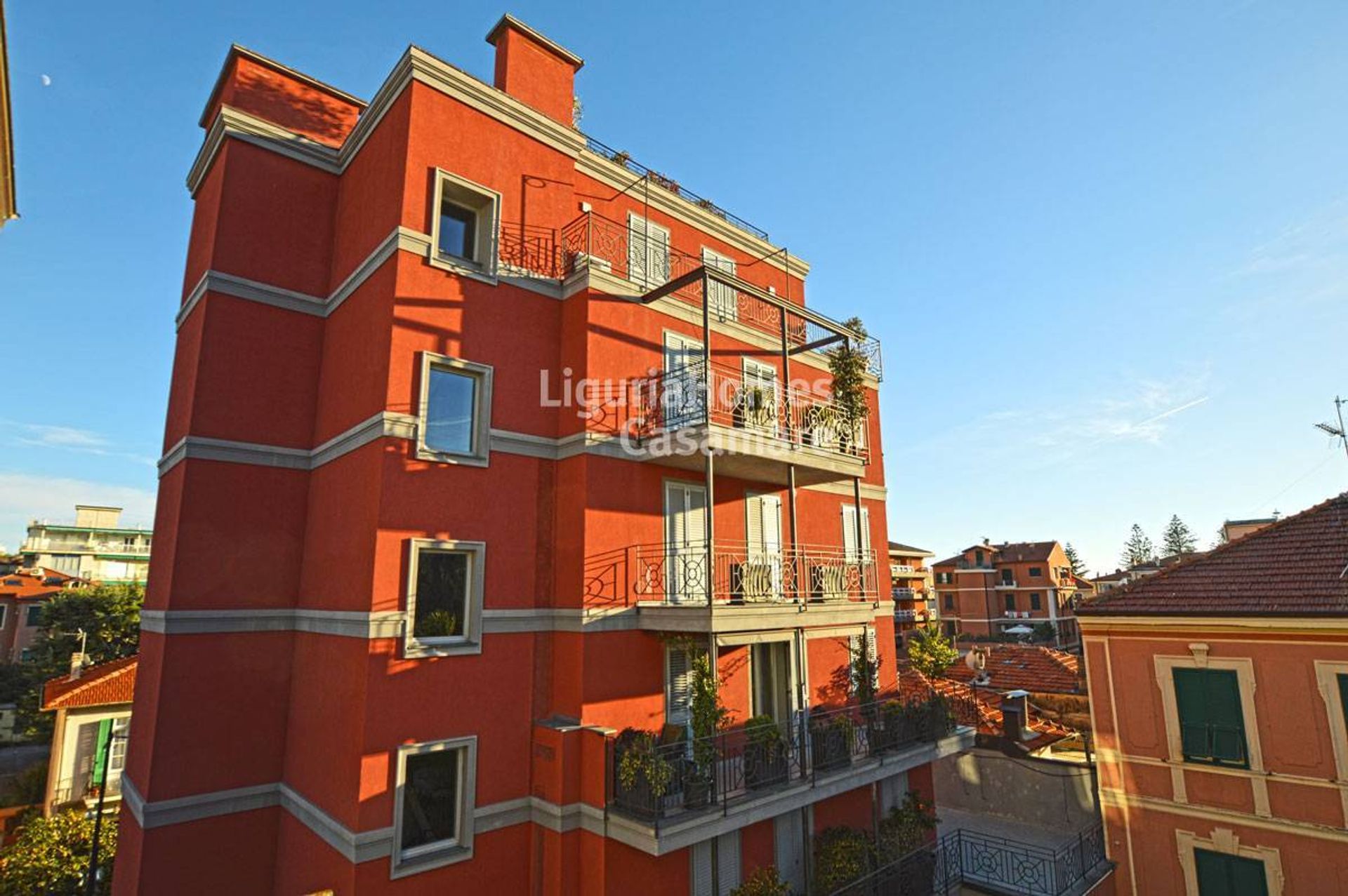 Condominio en Bordighera, Liguria 10931243