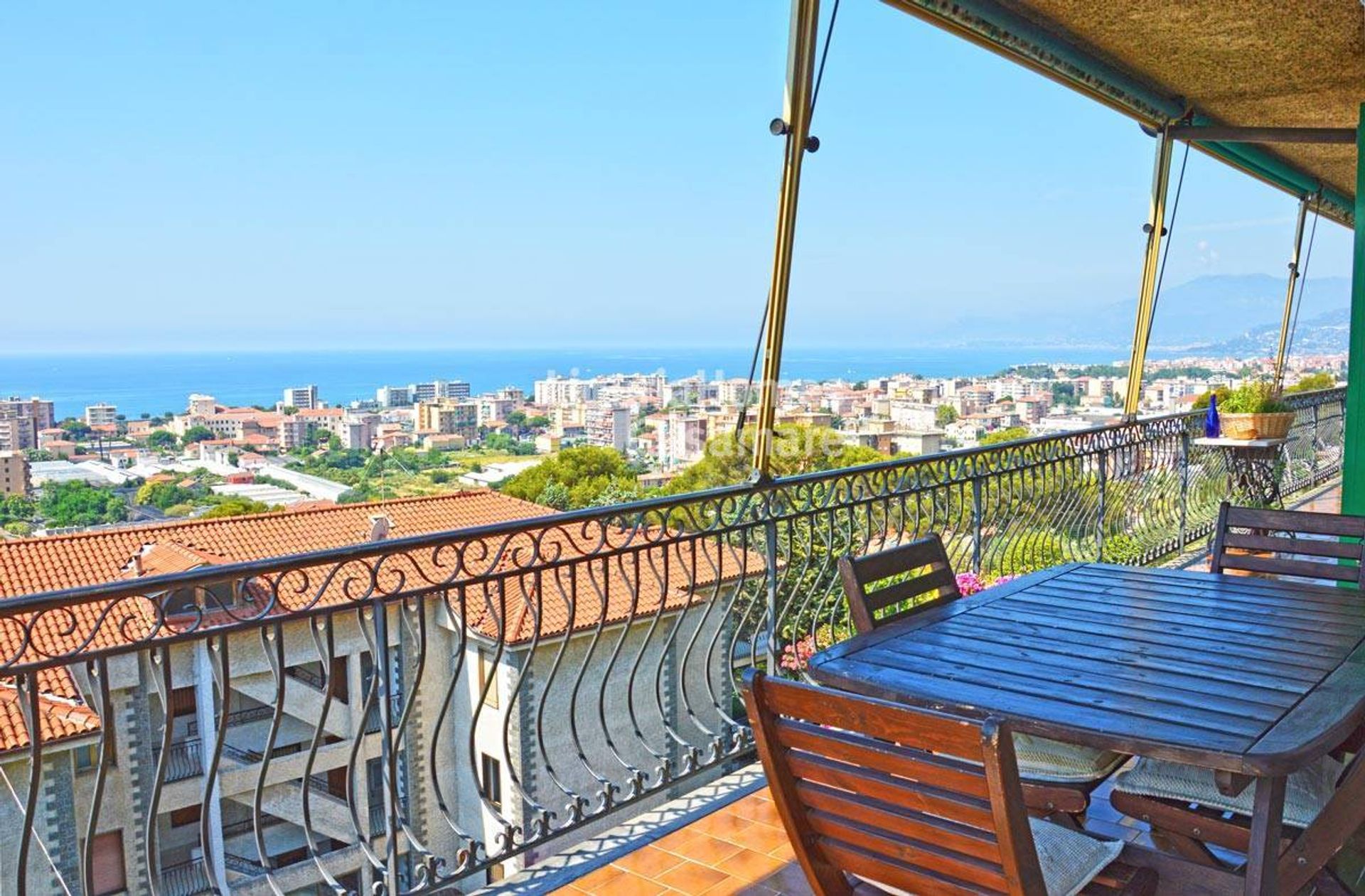 Condominio en Bordighera, Liguria 10931274