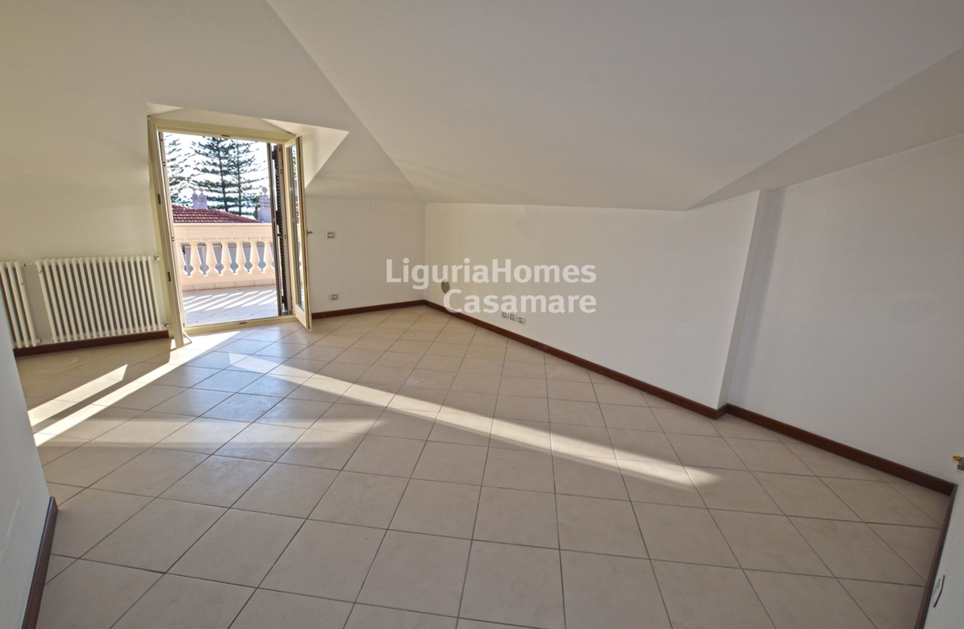 Condominium in Bordighera, Liguria 10931300