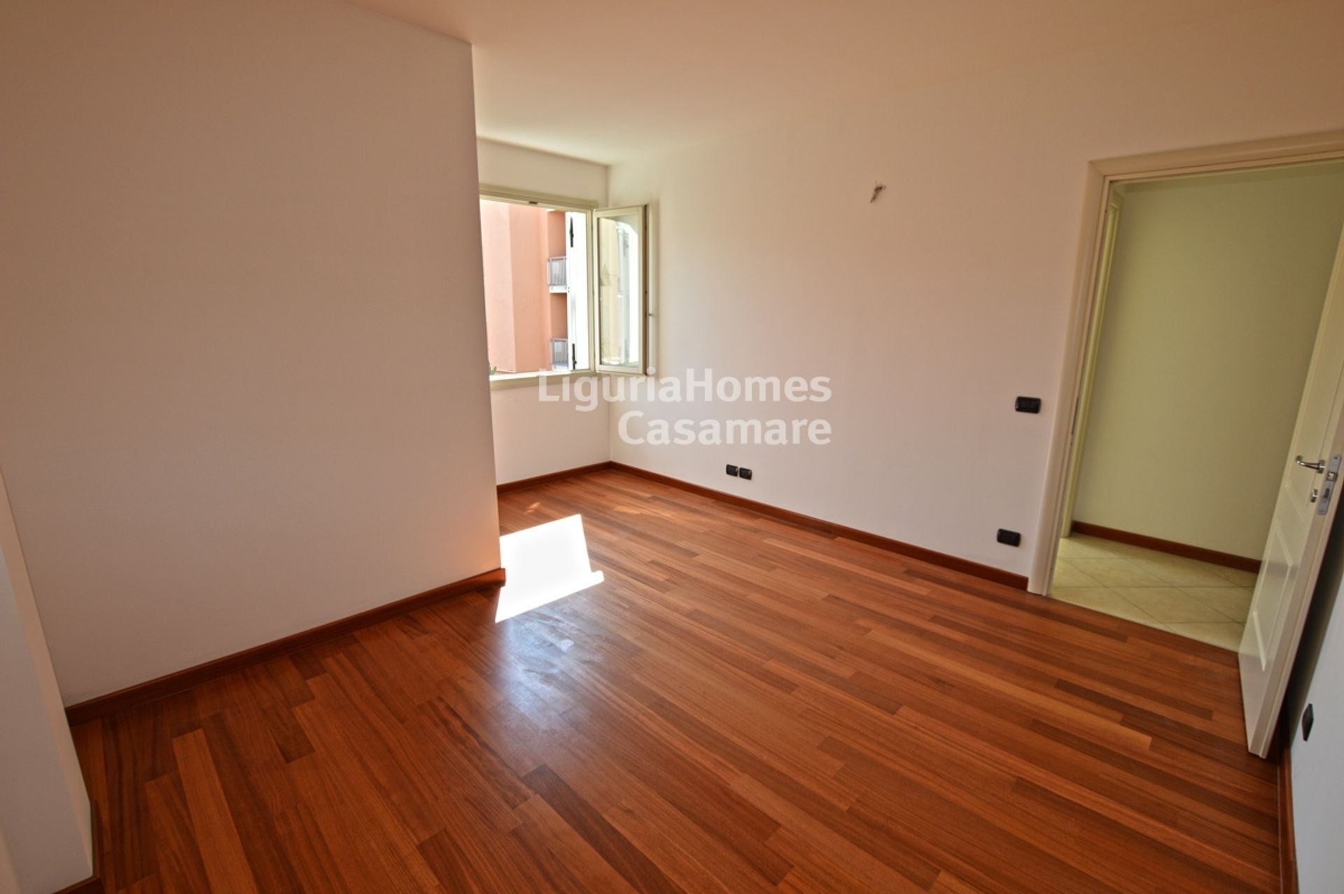 Condominium in Bordighera, Liguria 10931323