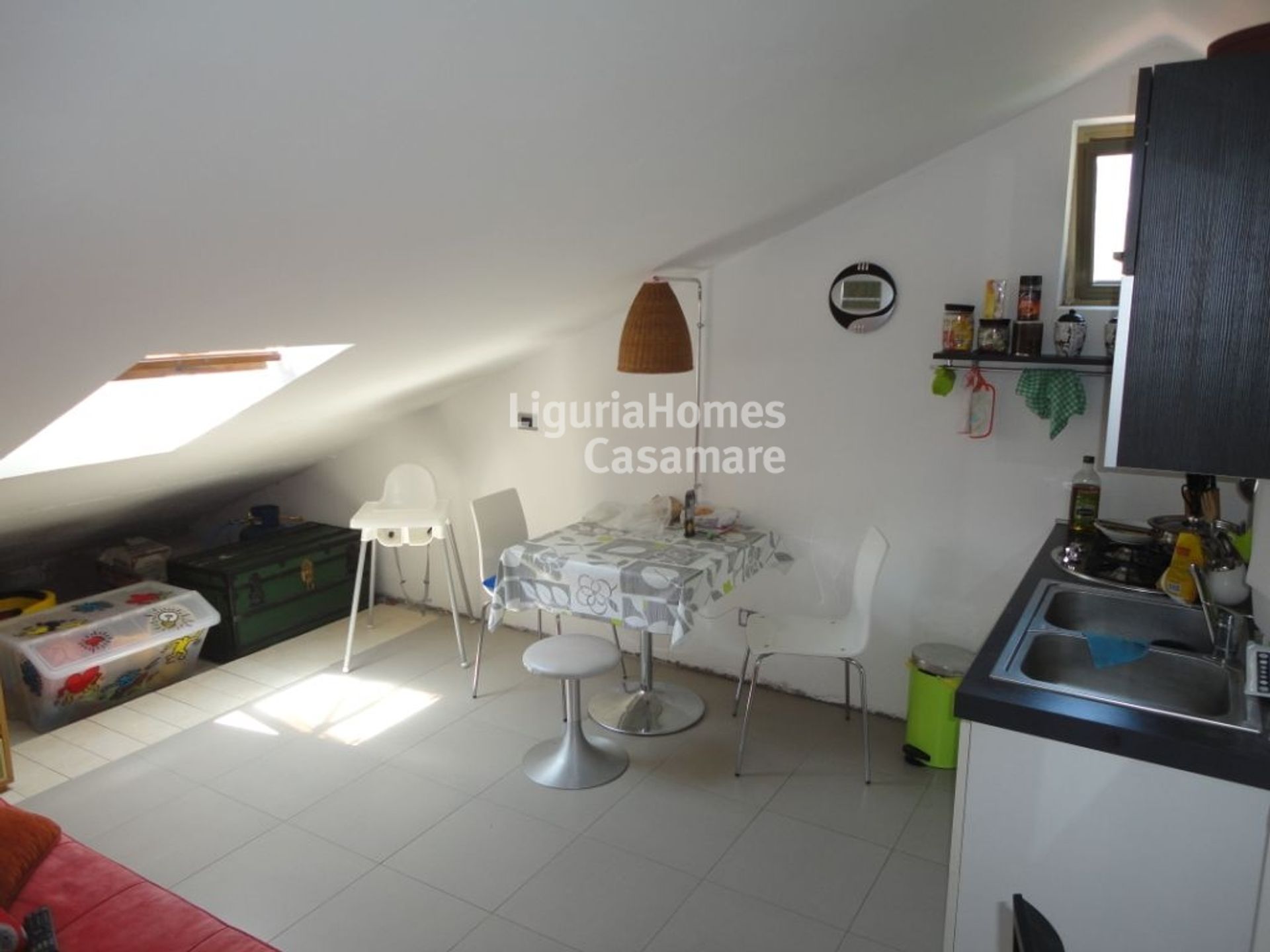 Condominium dans Ospedaletti, Liguria 10931349