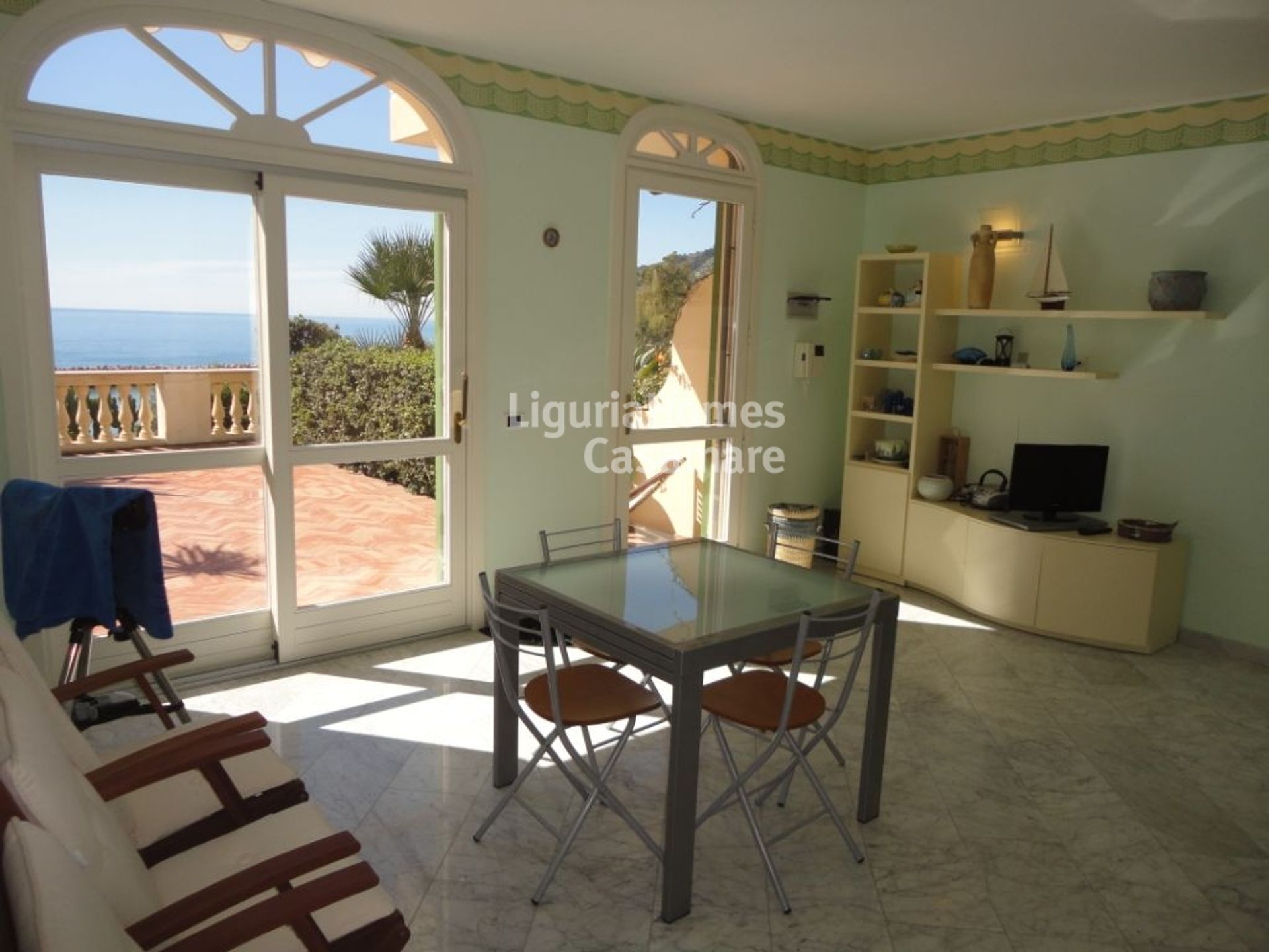 Condominio en Ospedaletti, Liguria 10931357