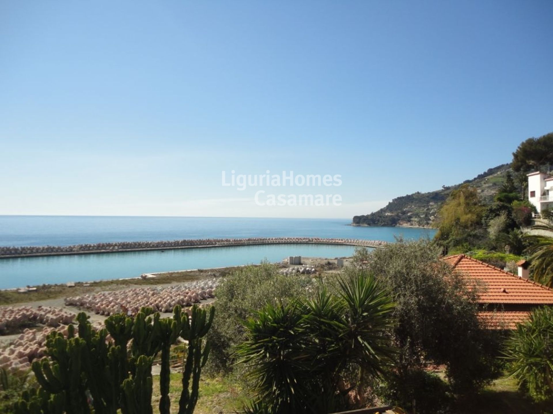 Ejerlejlighed i Ospedaletti, Liguria 10931357