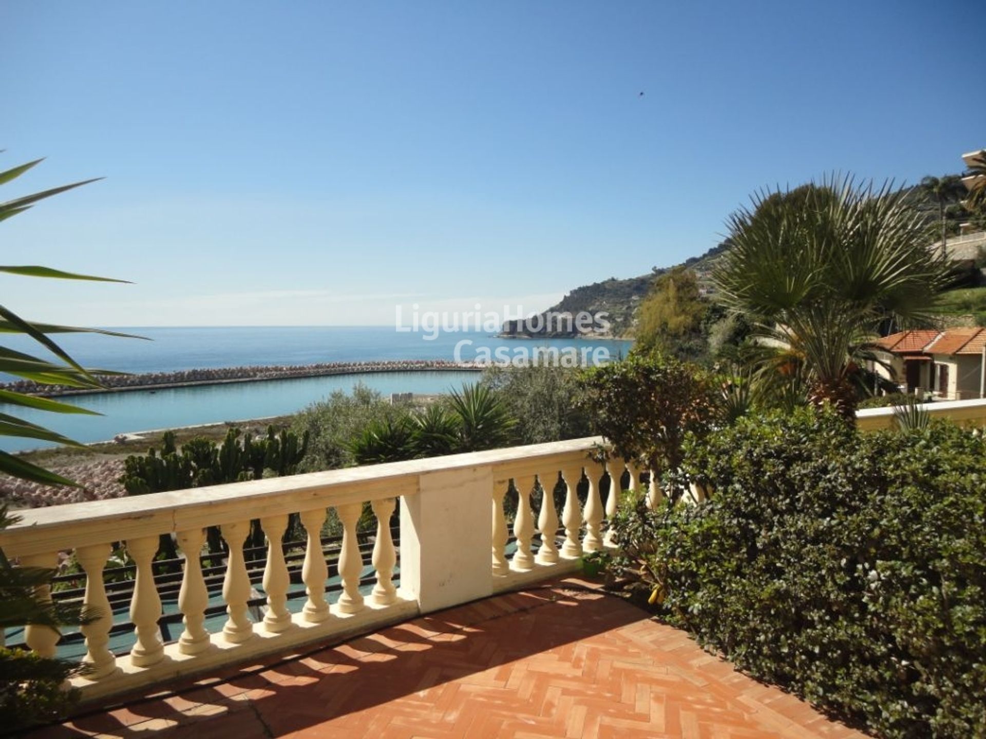 Condominio en Ospedaletti, Liguria 10931357