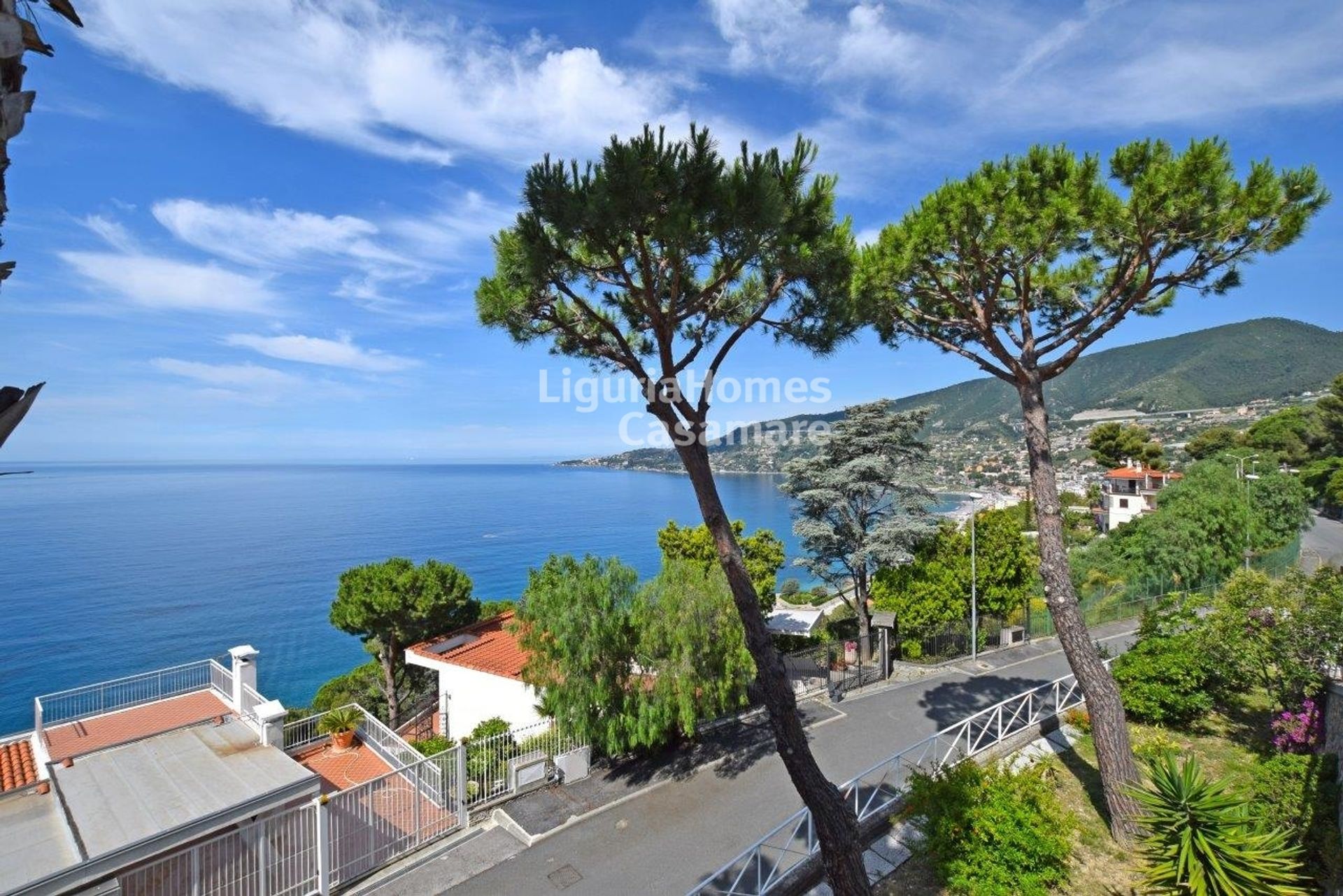 Condominio en Ospedaletti, Liguria 10931368