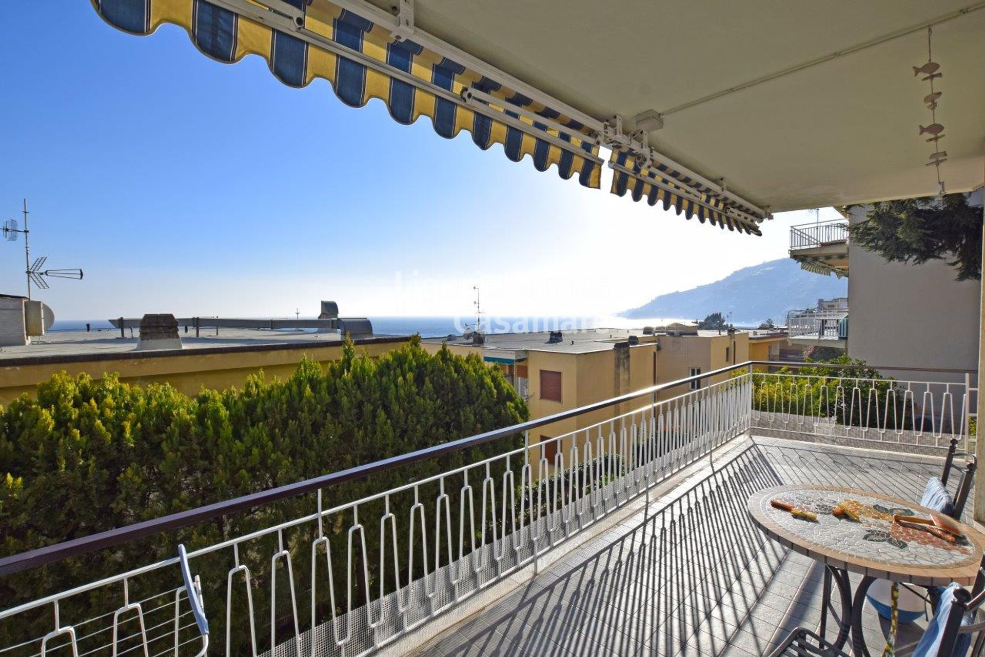 Condominio en Ospedaletti, Liguria 10931378