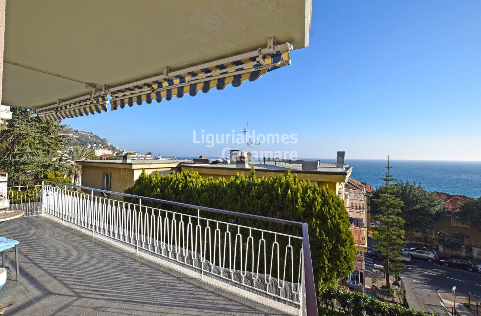 Condominio en Ospedaletti, Liguria 10931378