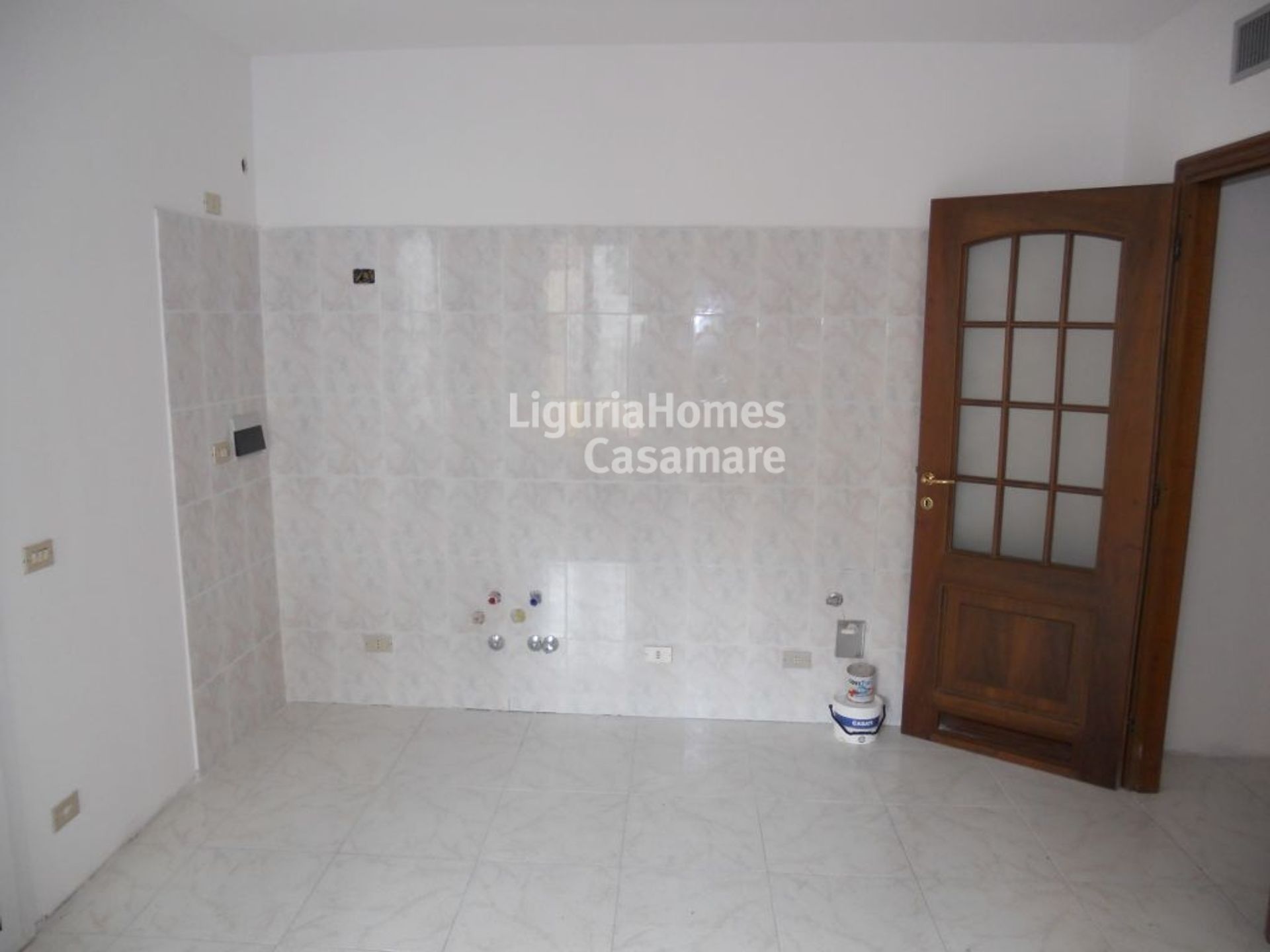 Condominio en Ospedaletti, Liguria 10931396