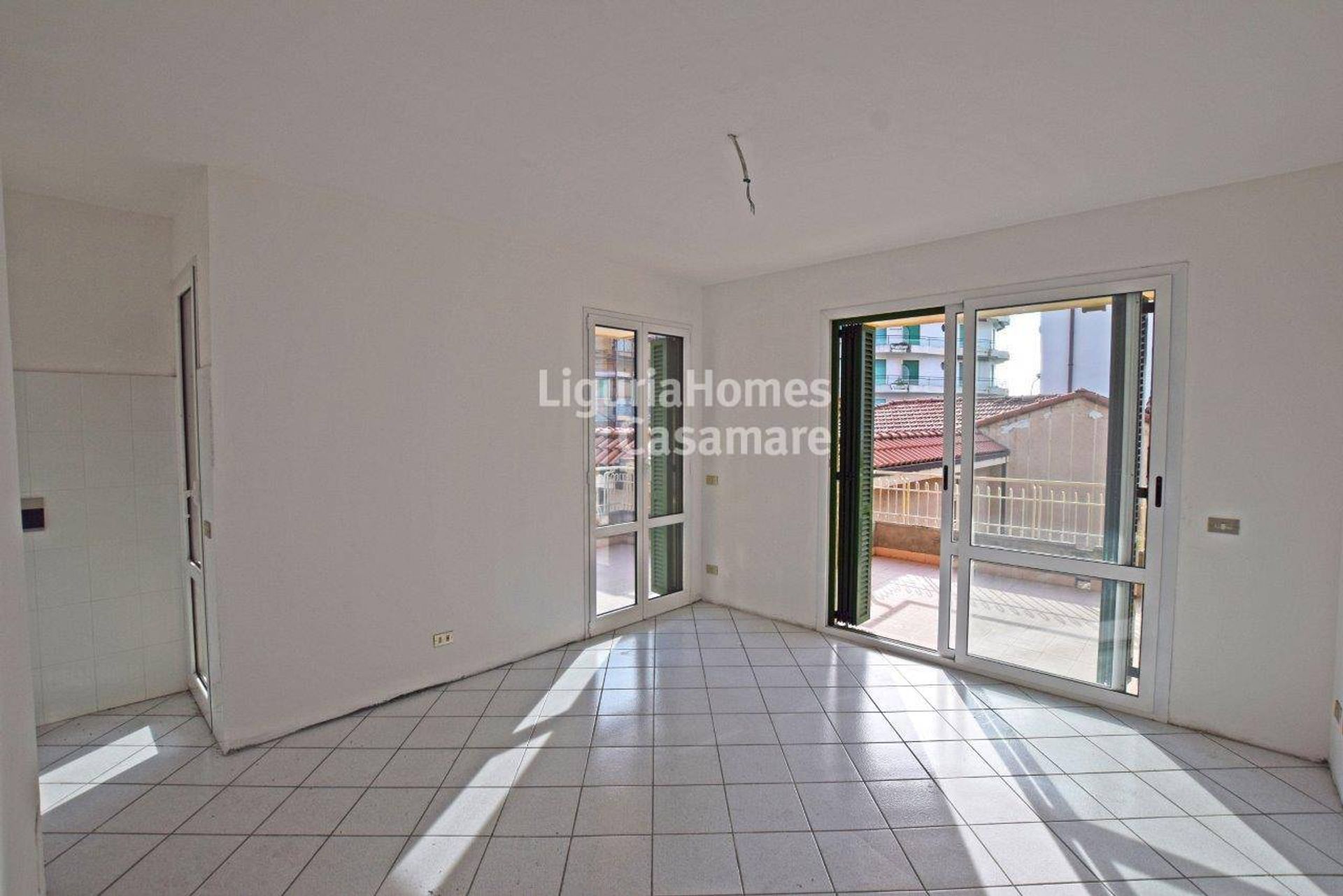 Condominio en Ospedaletti, Liguria 10931405