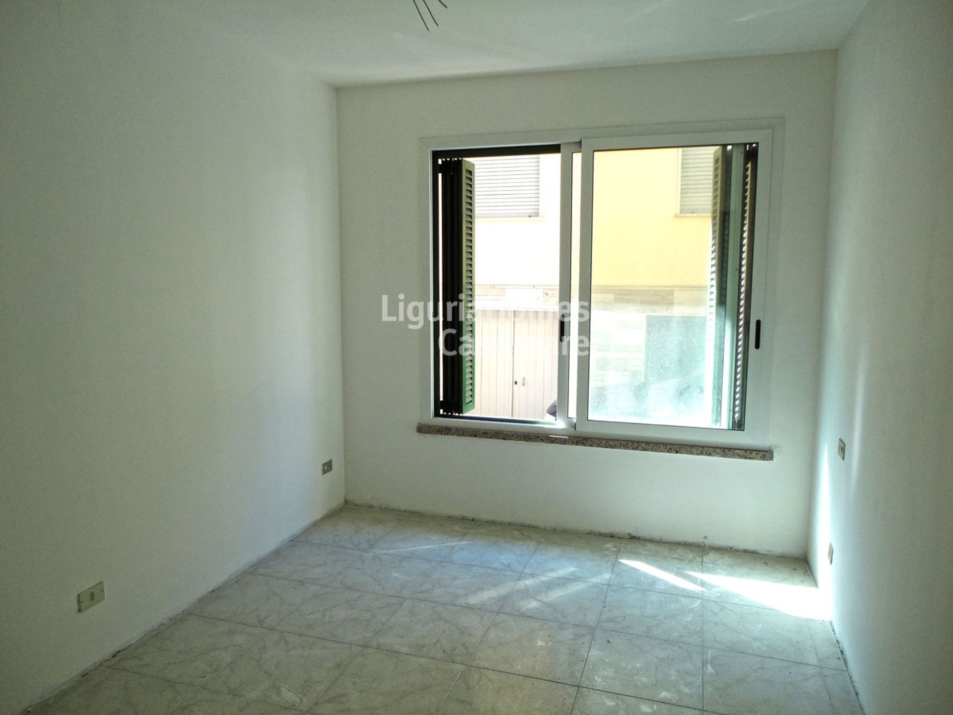 Condominium dans Ospedaletti, Liguria 10931408