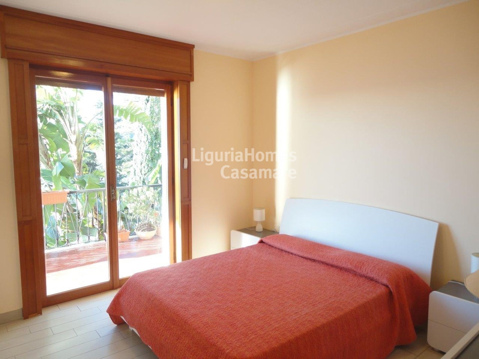 Condominium dans Ospedaletti, Liguria 10931424