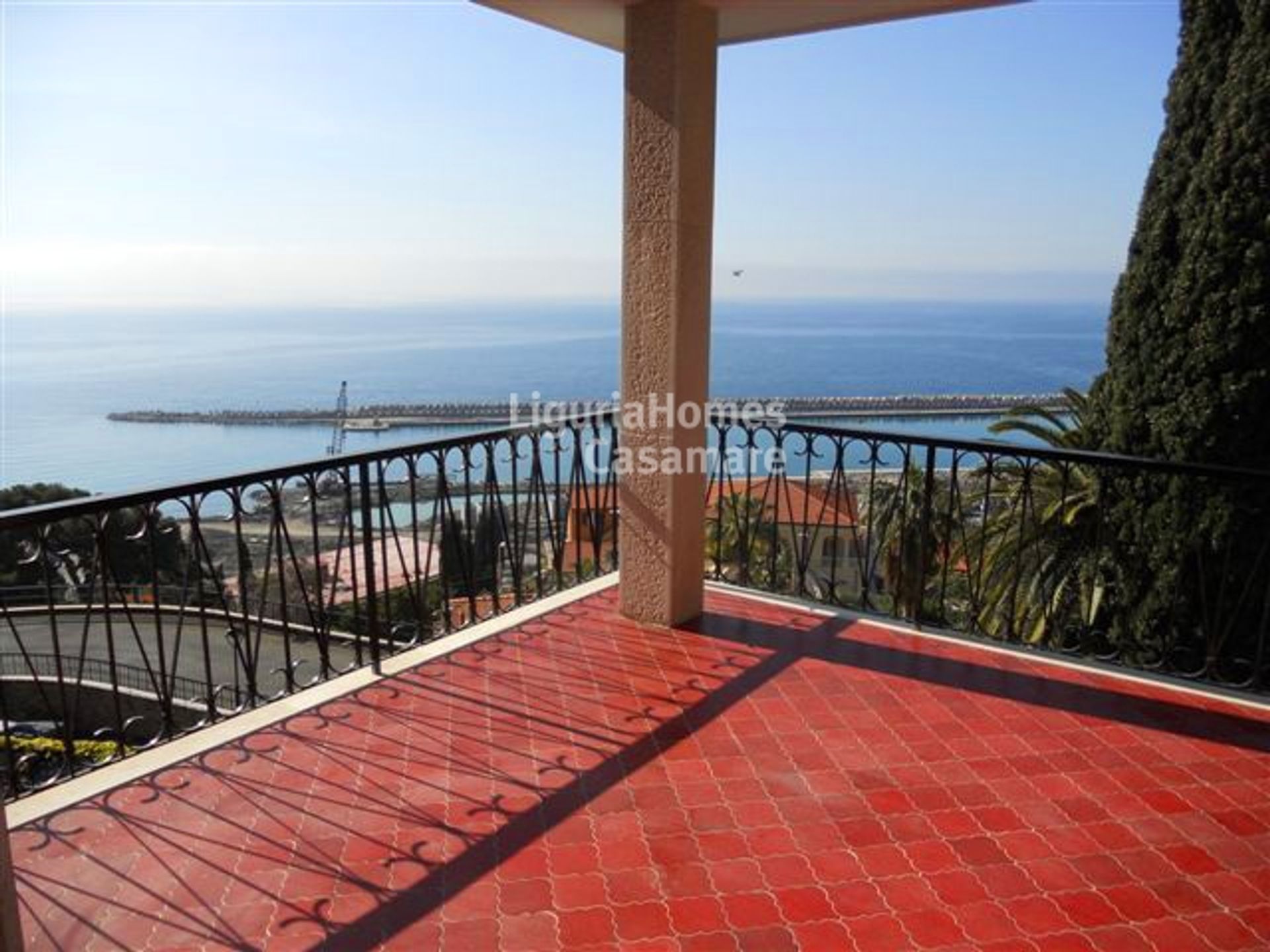 Condominium dans Ospedaletti, Liguria 10931424