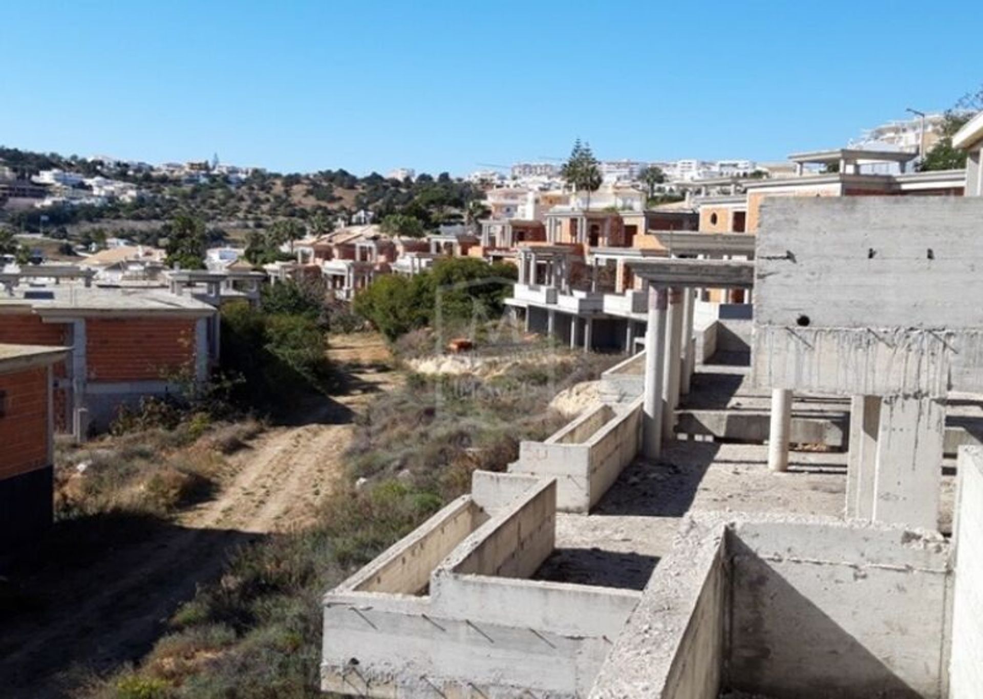 Land in Albufeira, Faro District 10931521