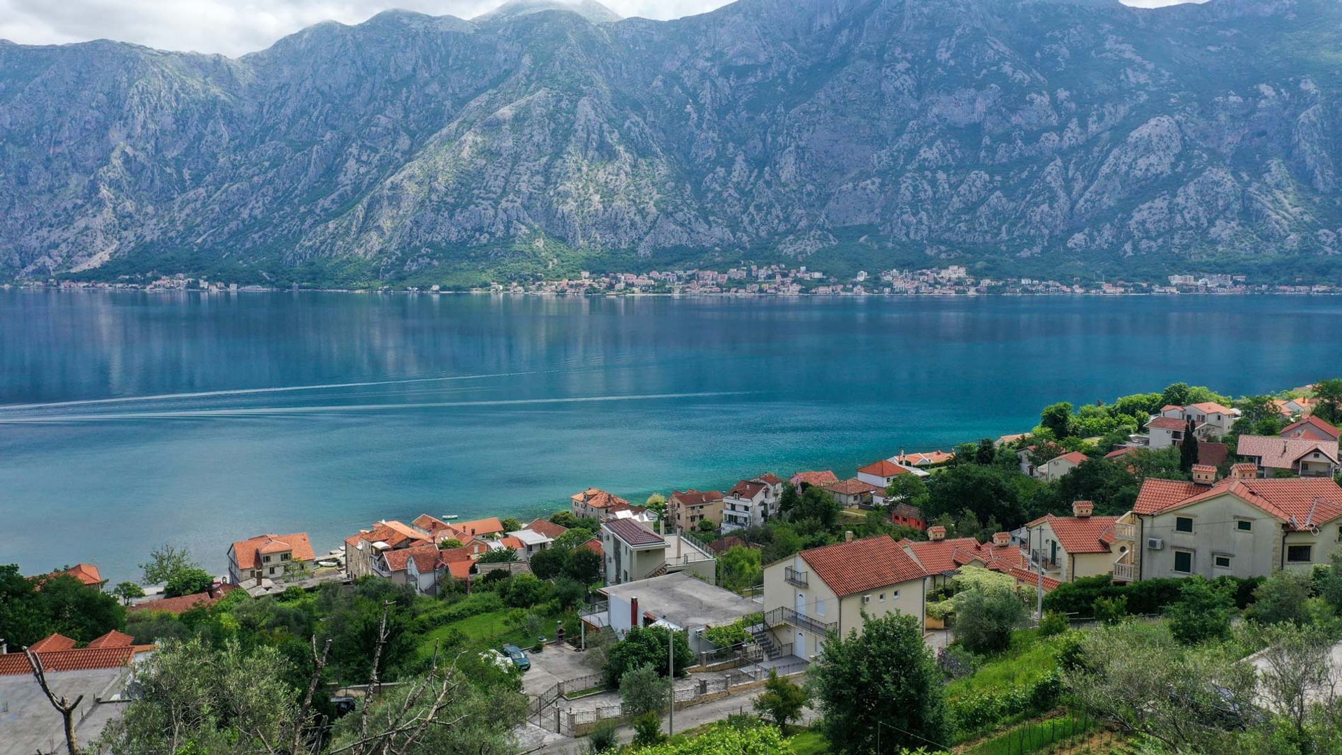 Wylądować w Gornji Bogdašići, Kotor 10931665