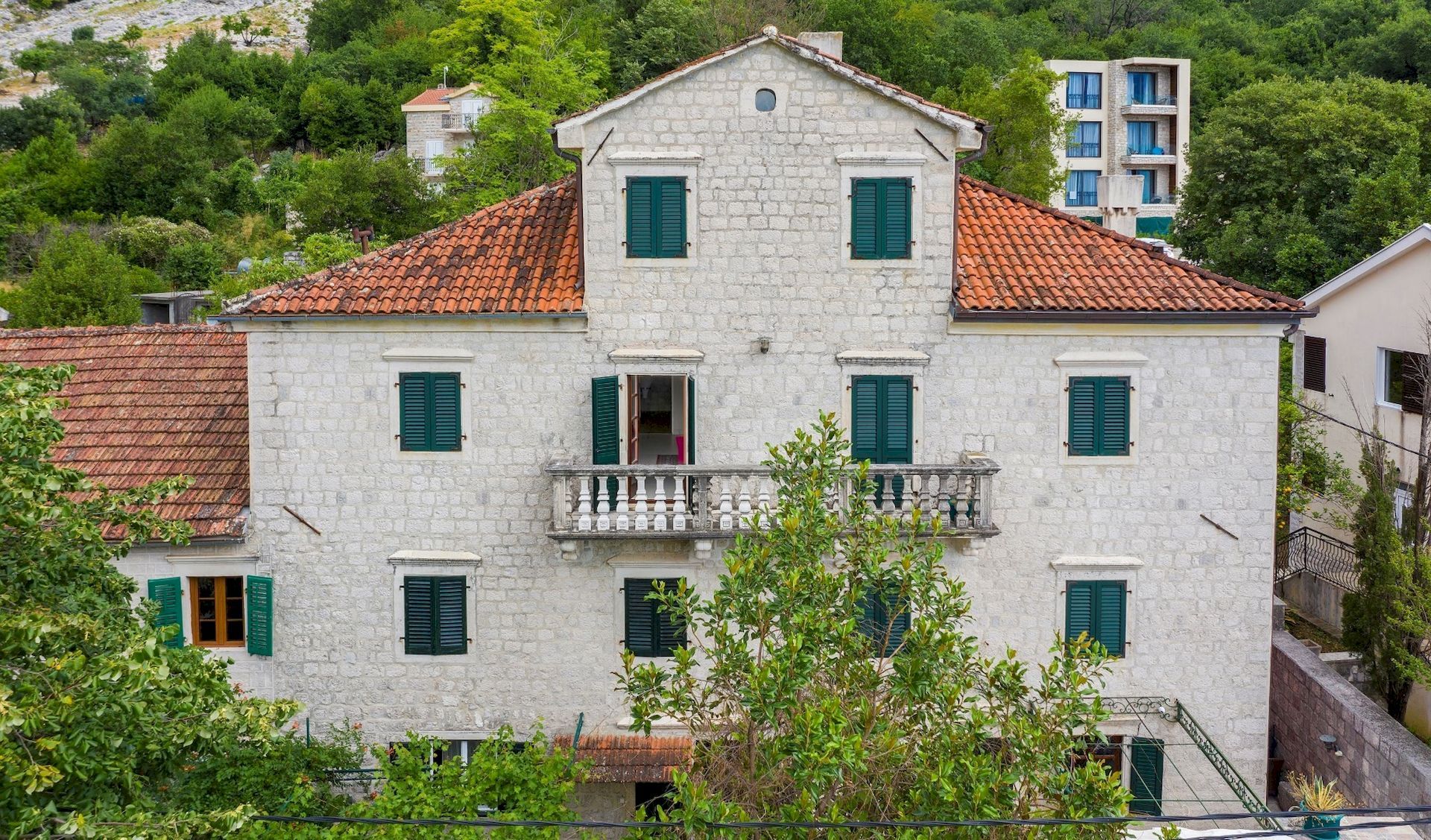 casa en Donji Orahovac, Kotor 10931669