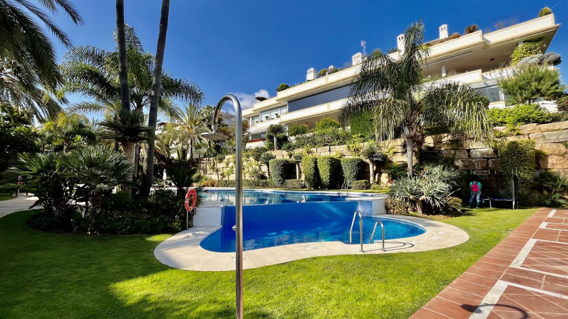 Condominium in Marbella, Andalucía 10931728