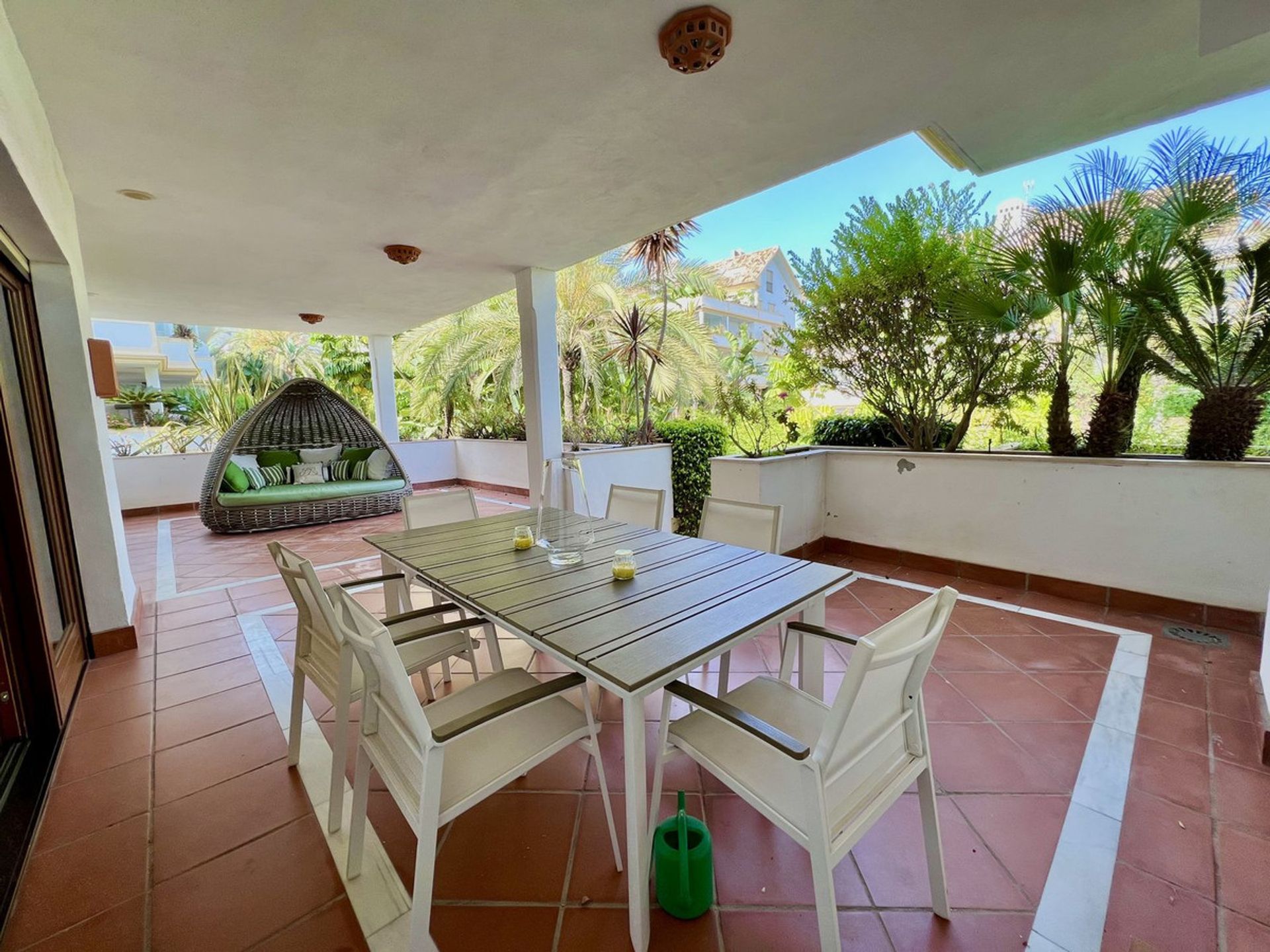 Condominium in Marbella, Andalucía 10931728