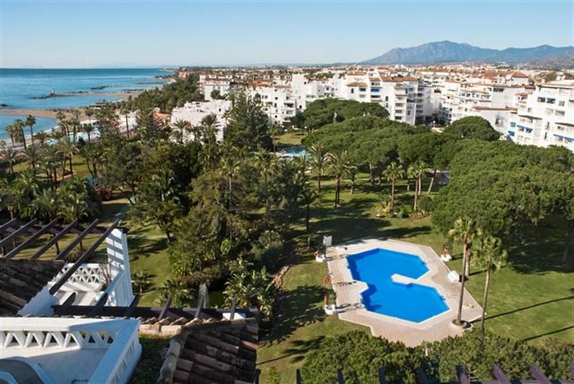 Condominio nel Marbella, Andalusia 10931744