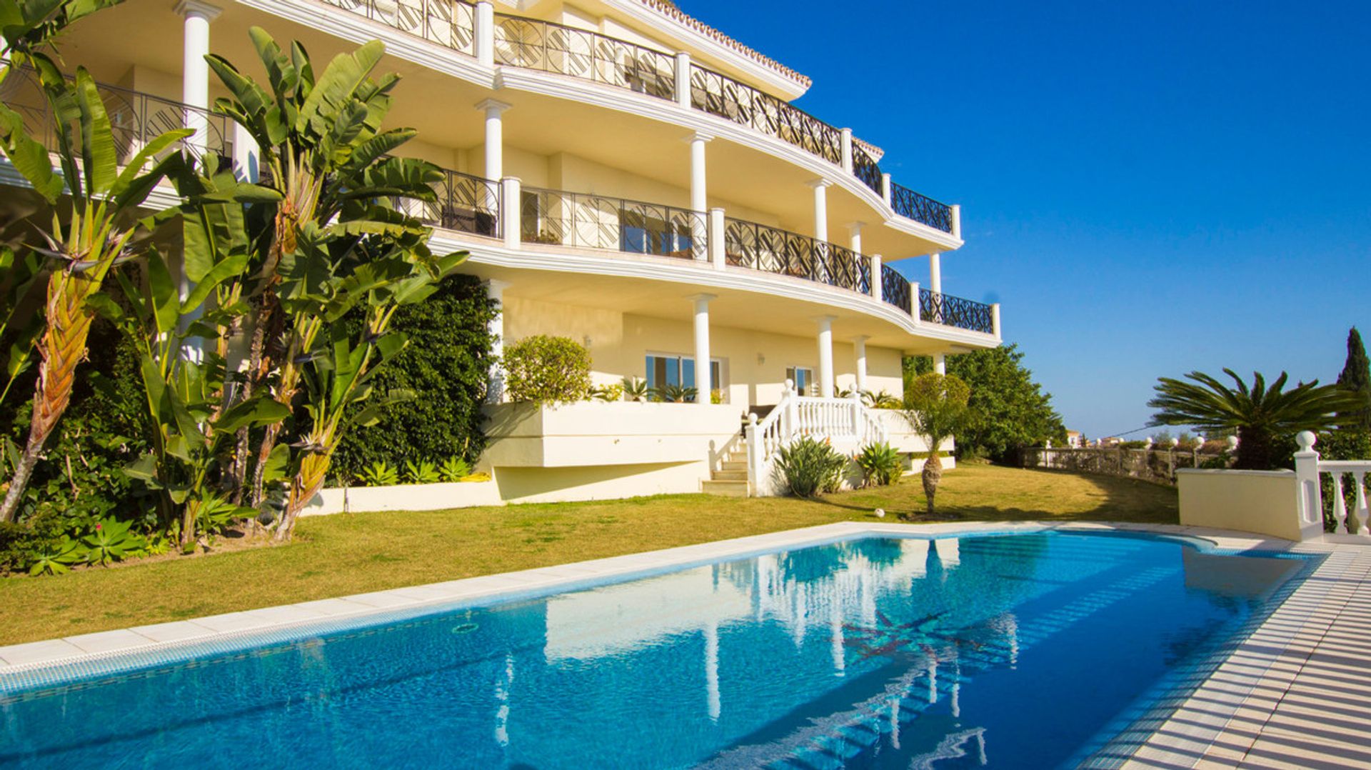 Huis in Marbella, Andalusia 10931757