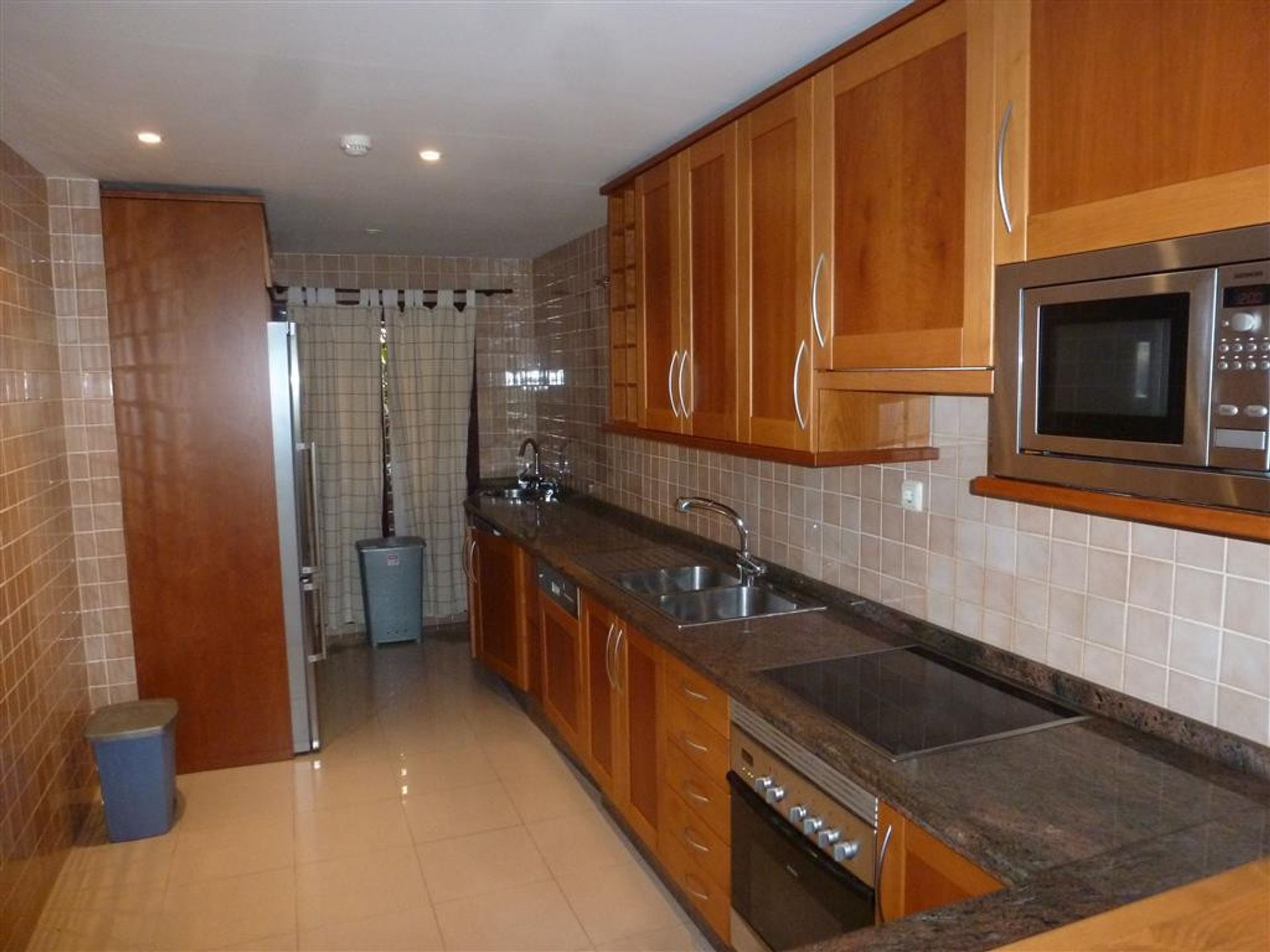 Condominium in San Pedro de Alcántara, Andalusië 10931779