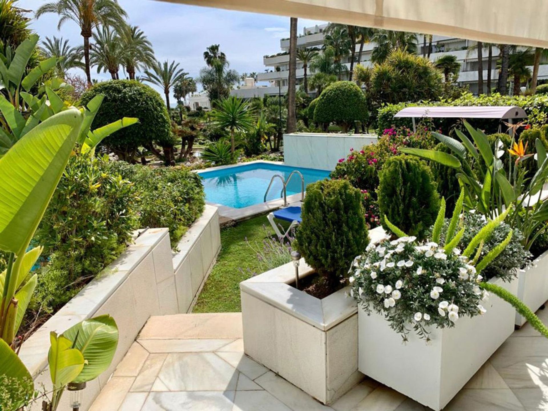 Condominium dans Marbella, Andalusia 10931807