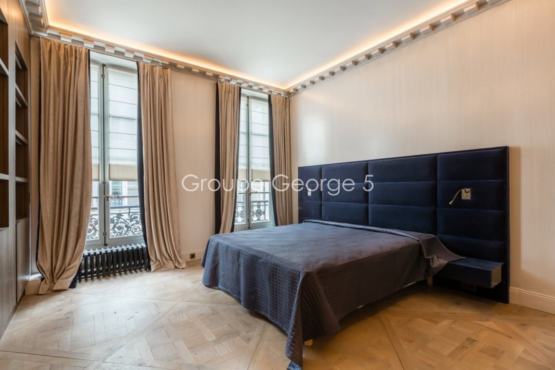 Condominium in Paris, Île-de-France 10931859