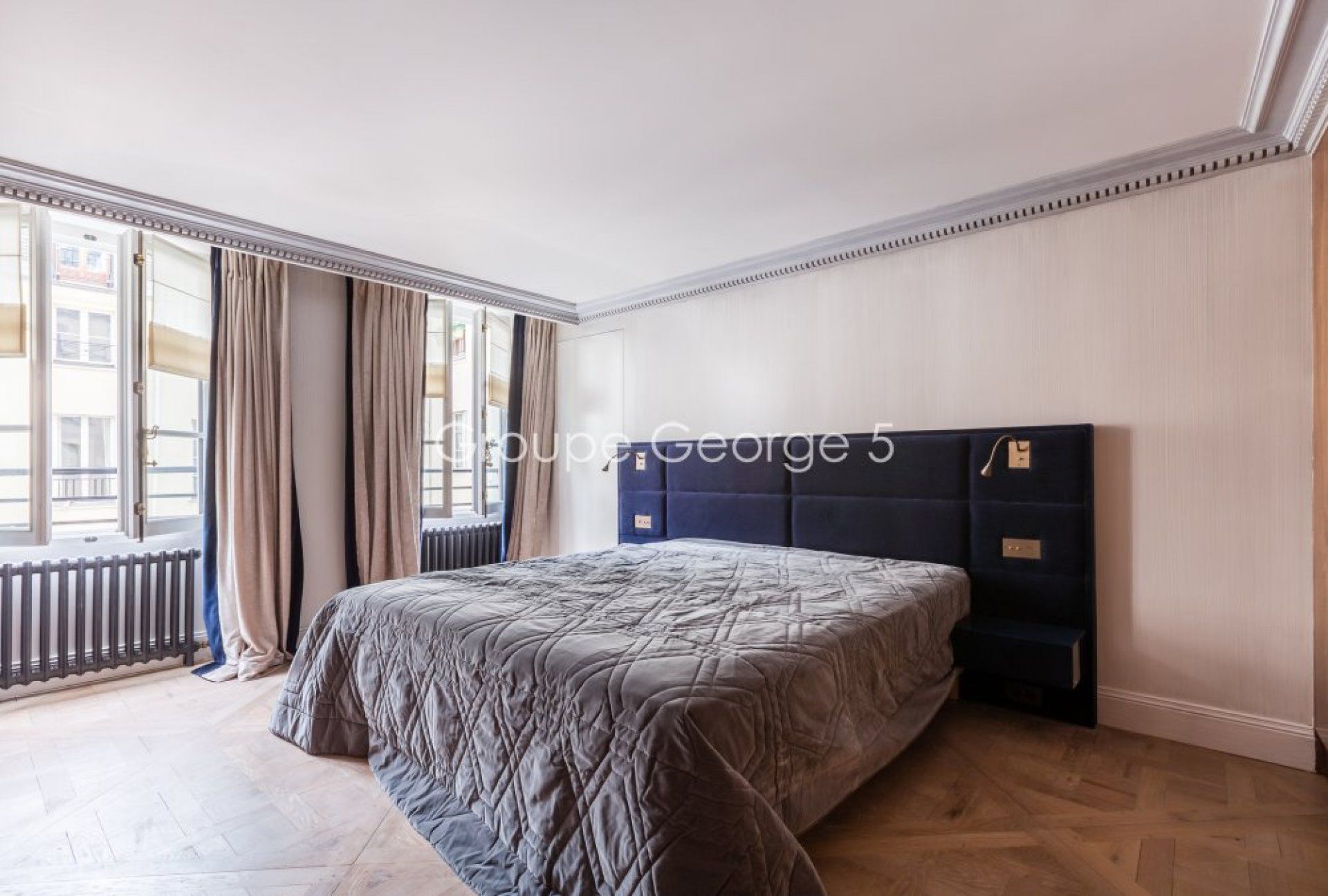 Condominium in Paris, Île-de-France 10931859