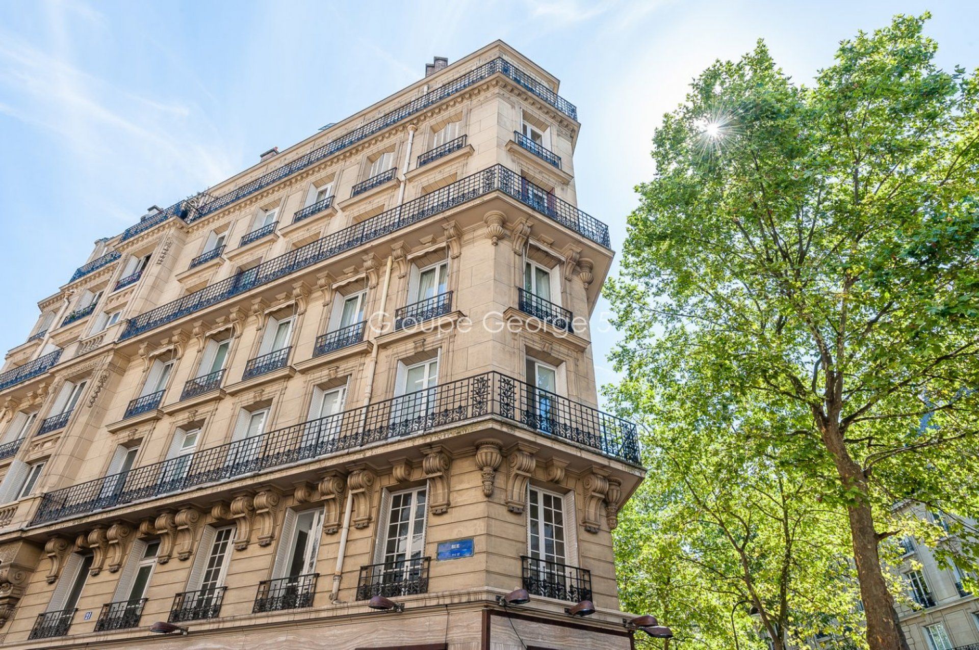 Condominium dans Paris, Île-de-France 10931905