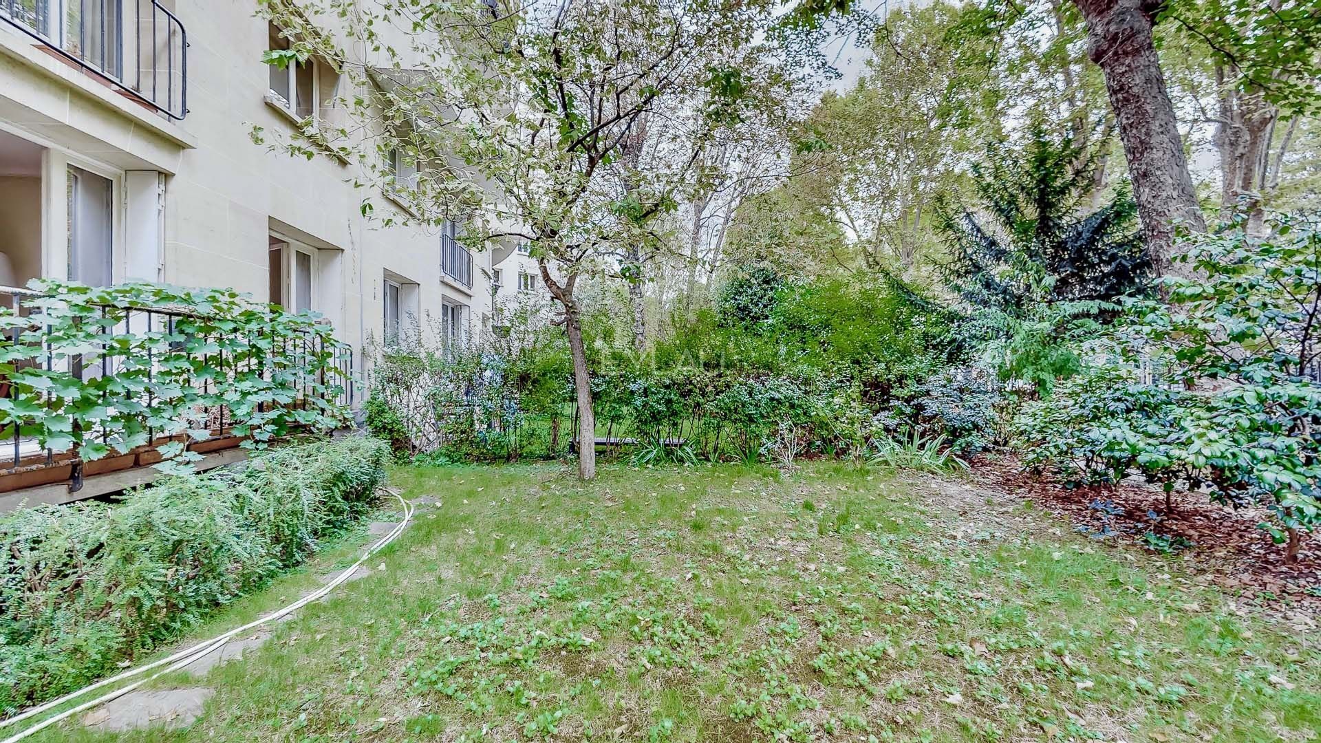 Condominium in Neuilly-sur-Seine, Ile-de-France 10932058