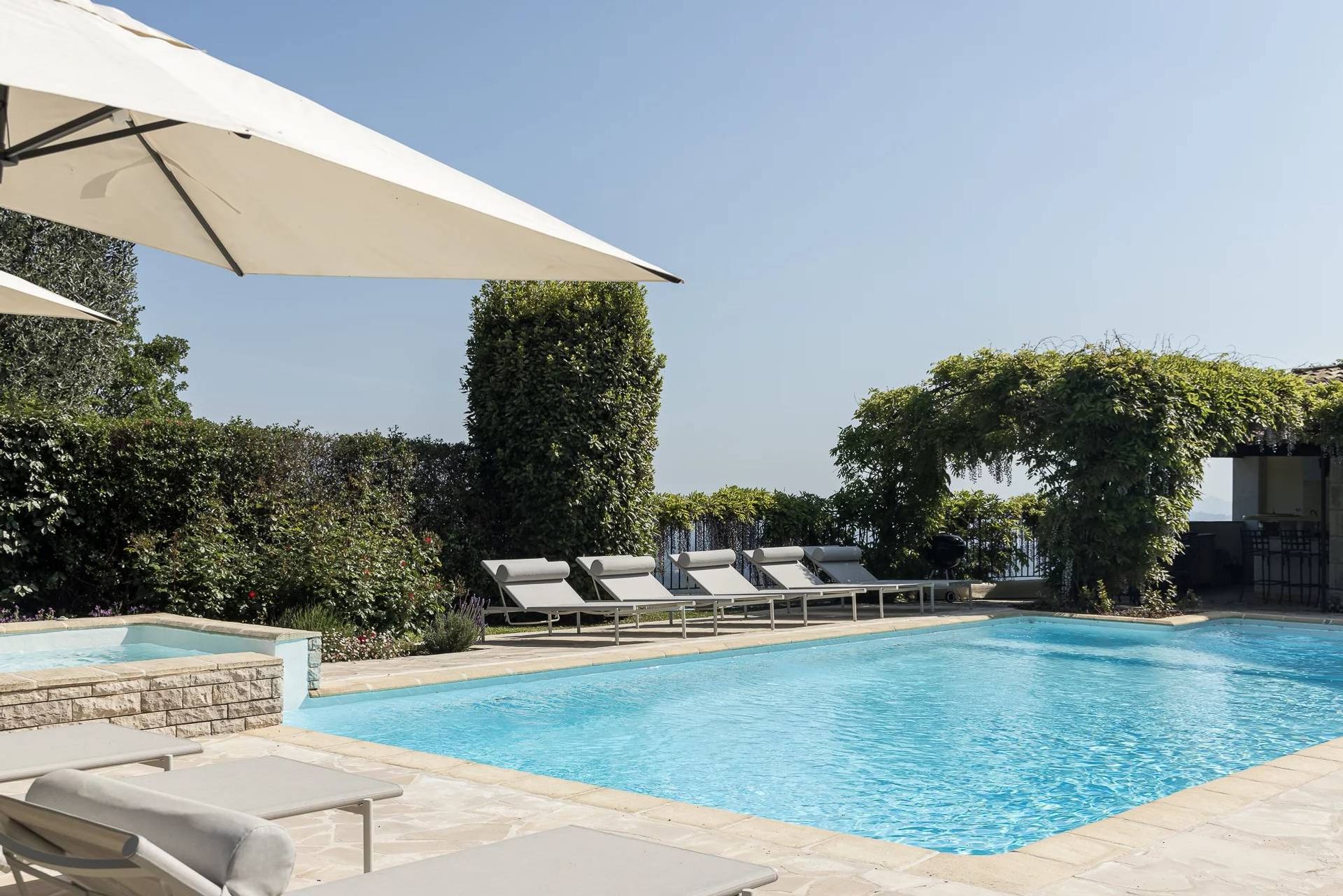 Haus im Tourrettes-sur-Loup, Provence-Alpes-Côte d'Azur 10936337