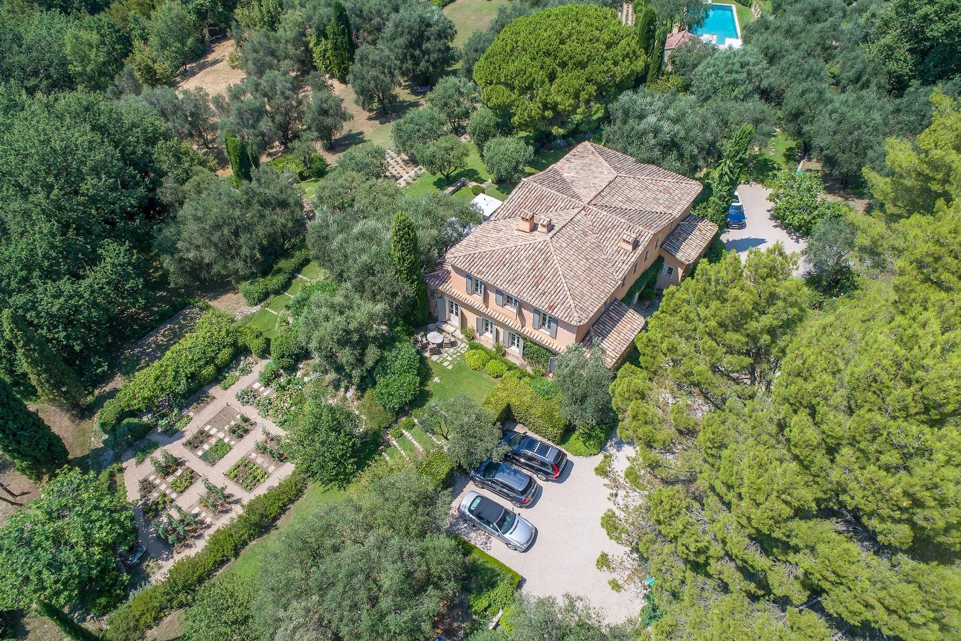 Hus i Châteauneuf-Grasse, Provence-Alpes-Côte d'Azur 10936338