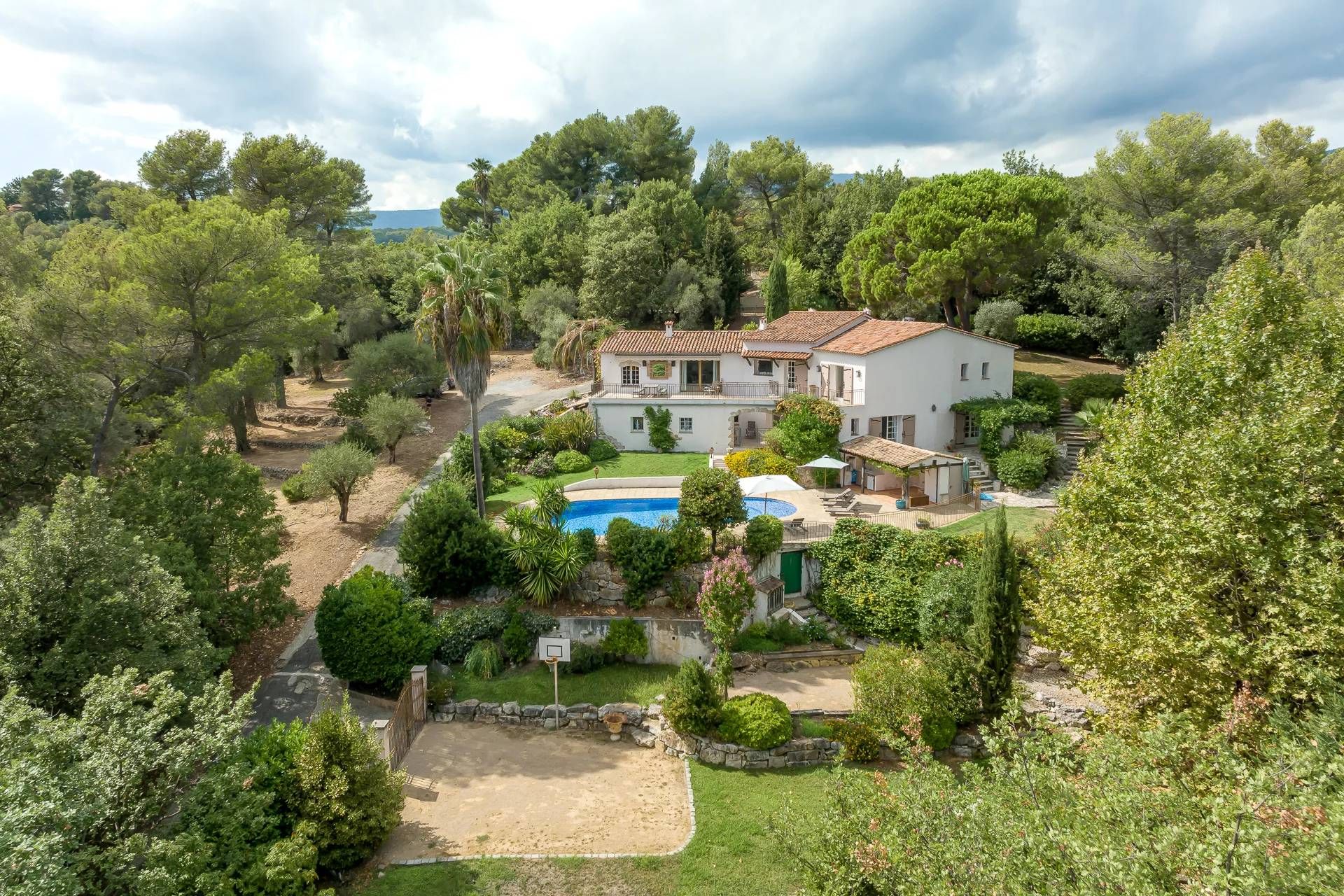 Rumah di Roquefort-les-Pins, Provence-Alpes-Côte d'Azur 10936339