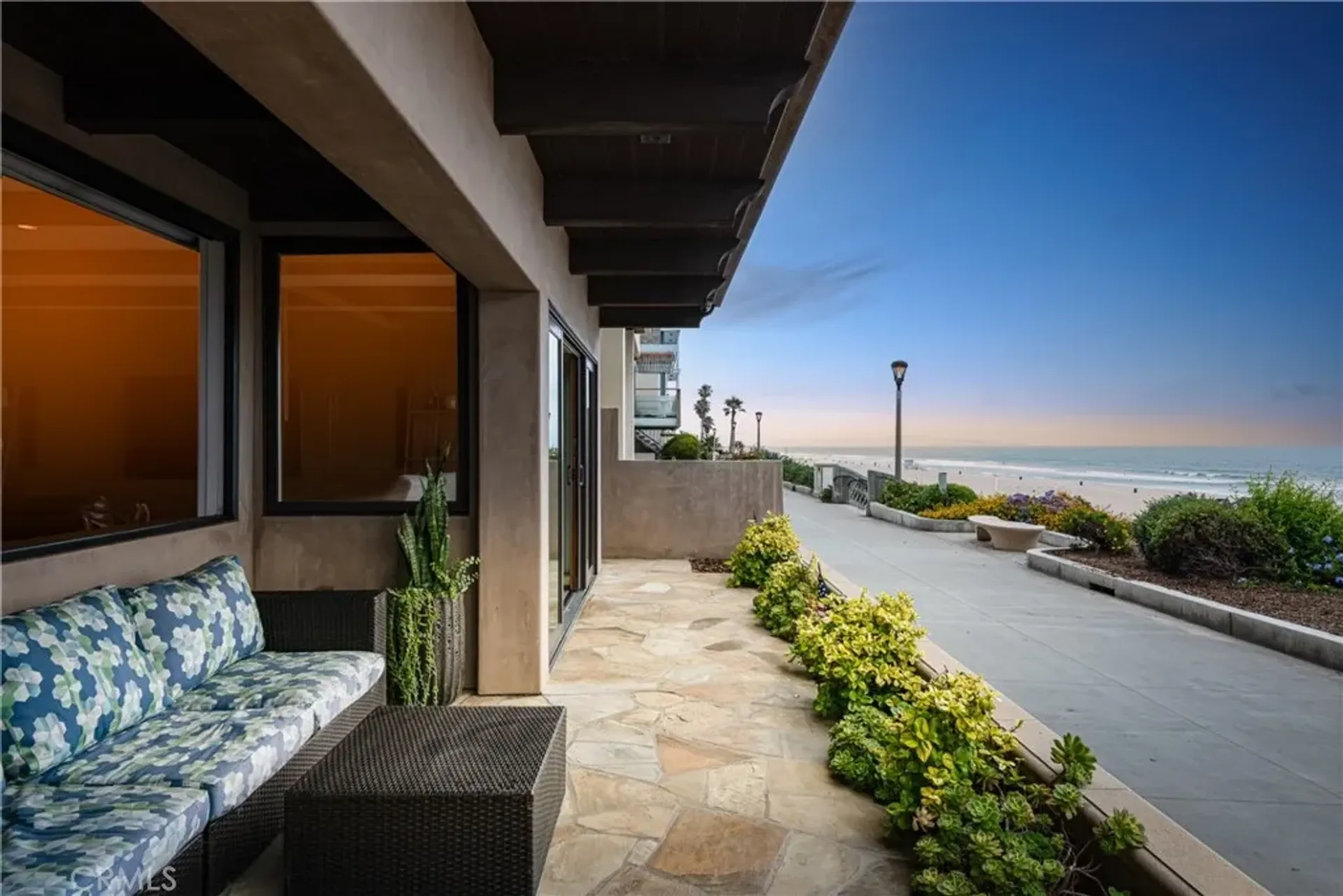 Condominium in Manhattan Beach, California 10936840