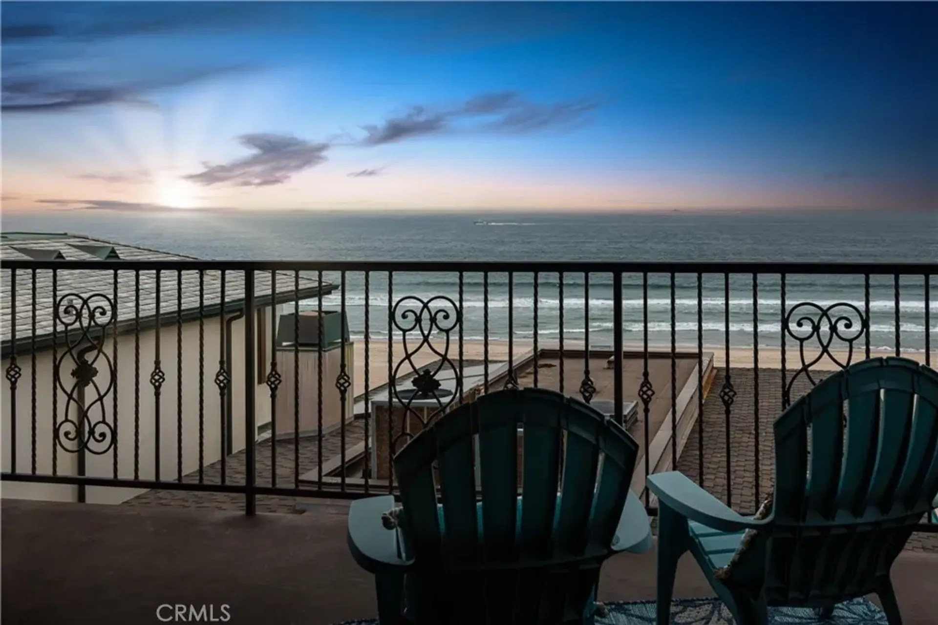 Condominium in Manhattan Beach, California 10936840