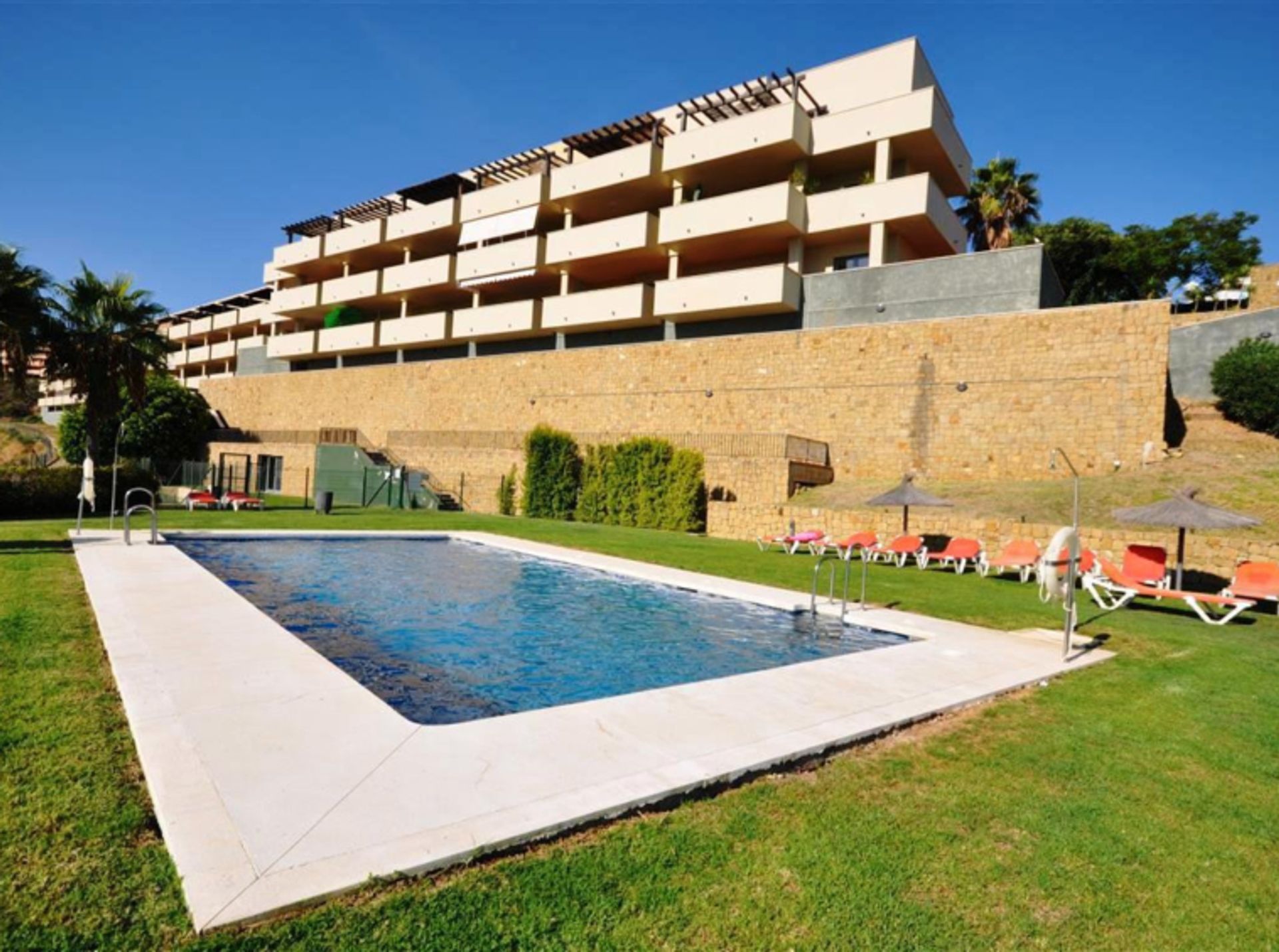 Condominium in Castillo de Sabinillas, Andalusië 10937036