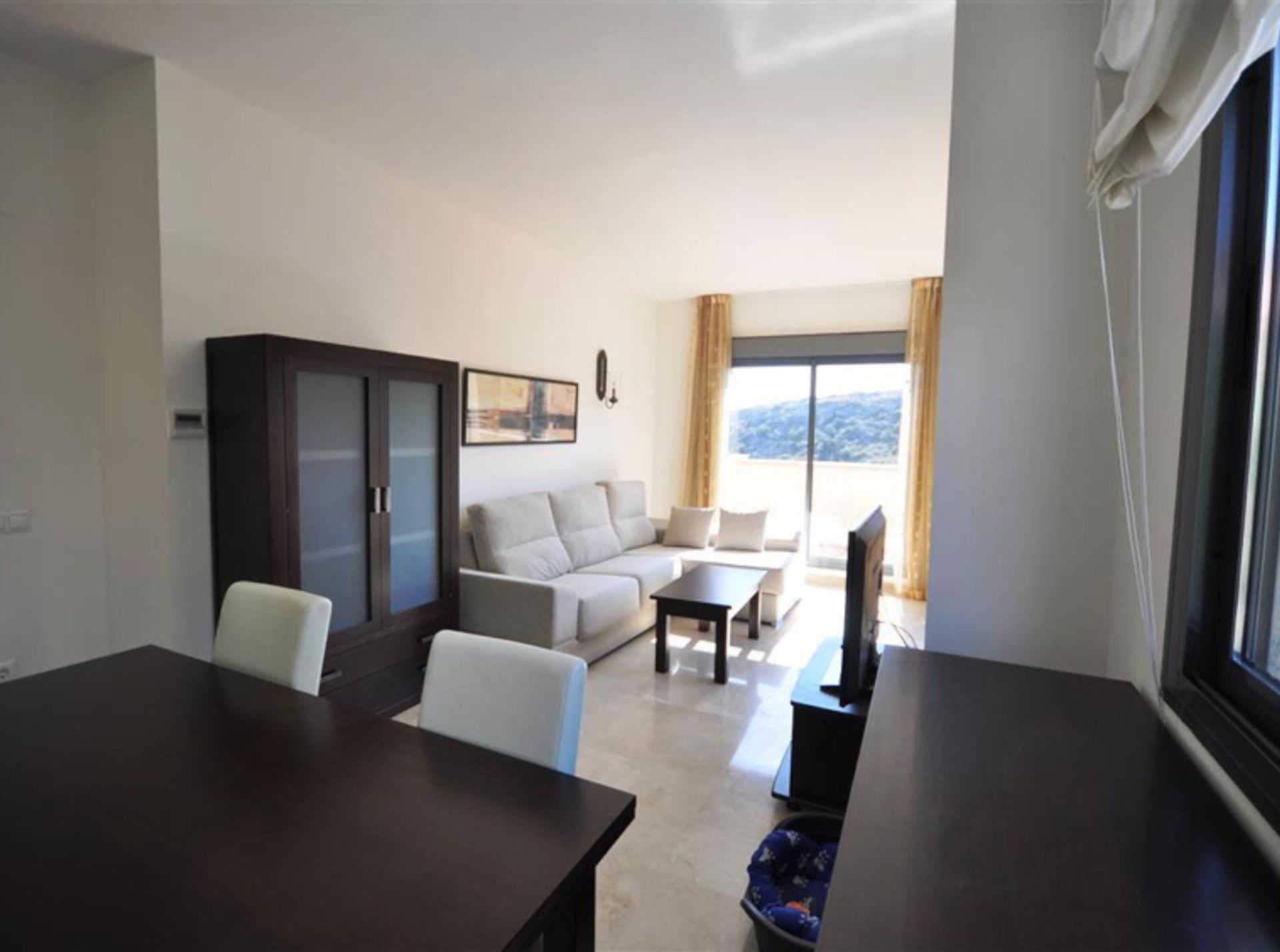 Condominium dans Puerto de la Duquesa, Andalusia 10937036