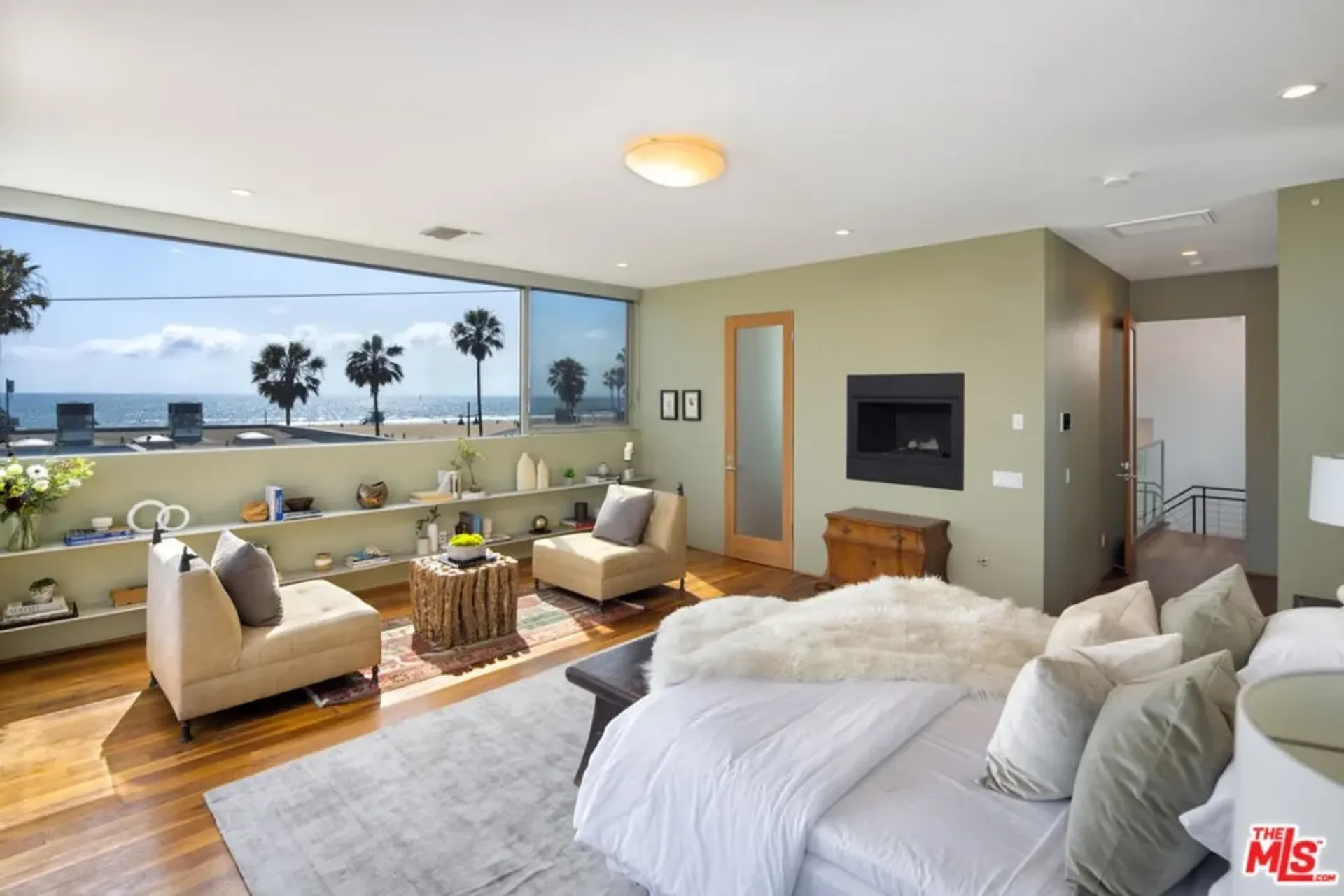 Condominium in Marina del Rey, California 10937301