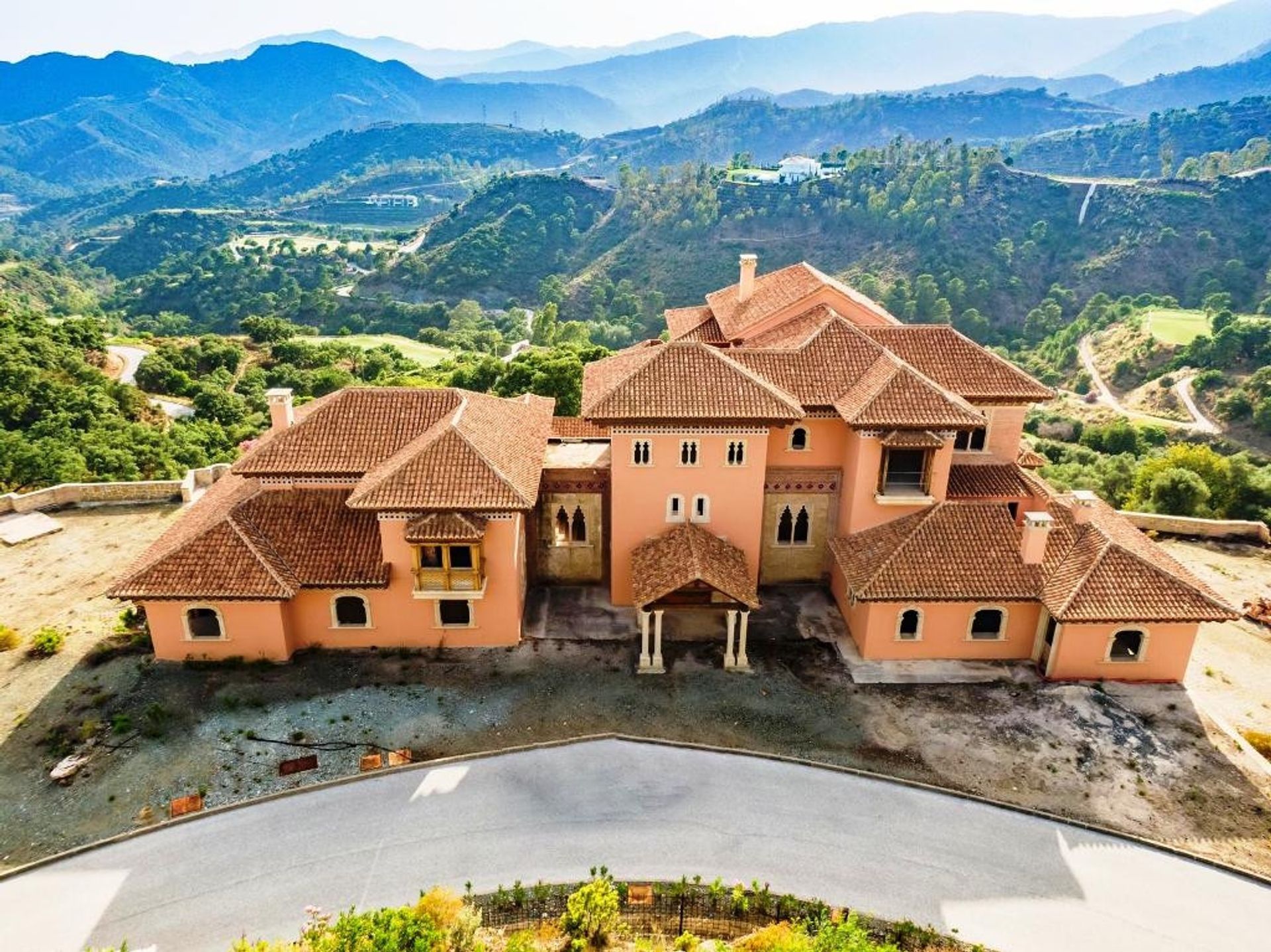 House in Benahavís, Andalusia 10937352