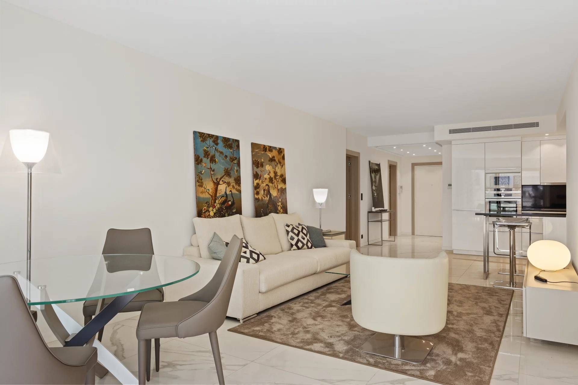 Condominium in Cannes, Provence-Alpes-Côte d'Azur 10937533