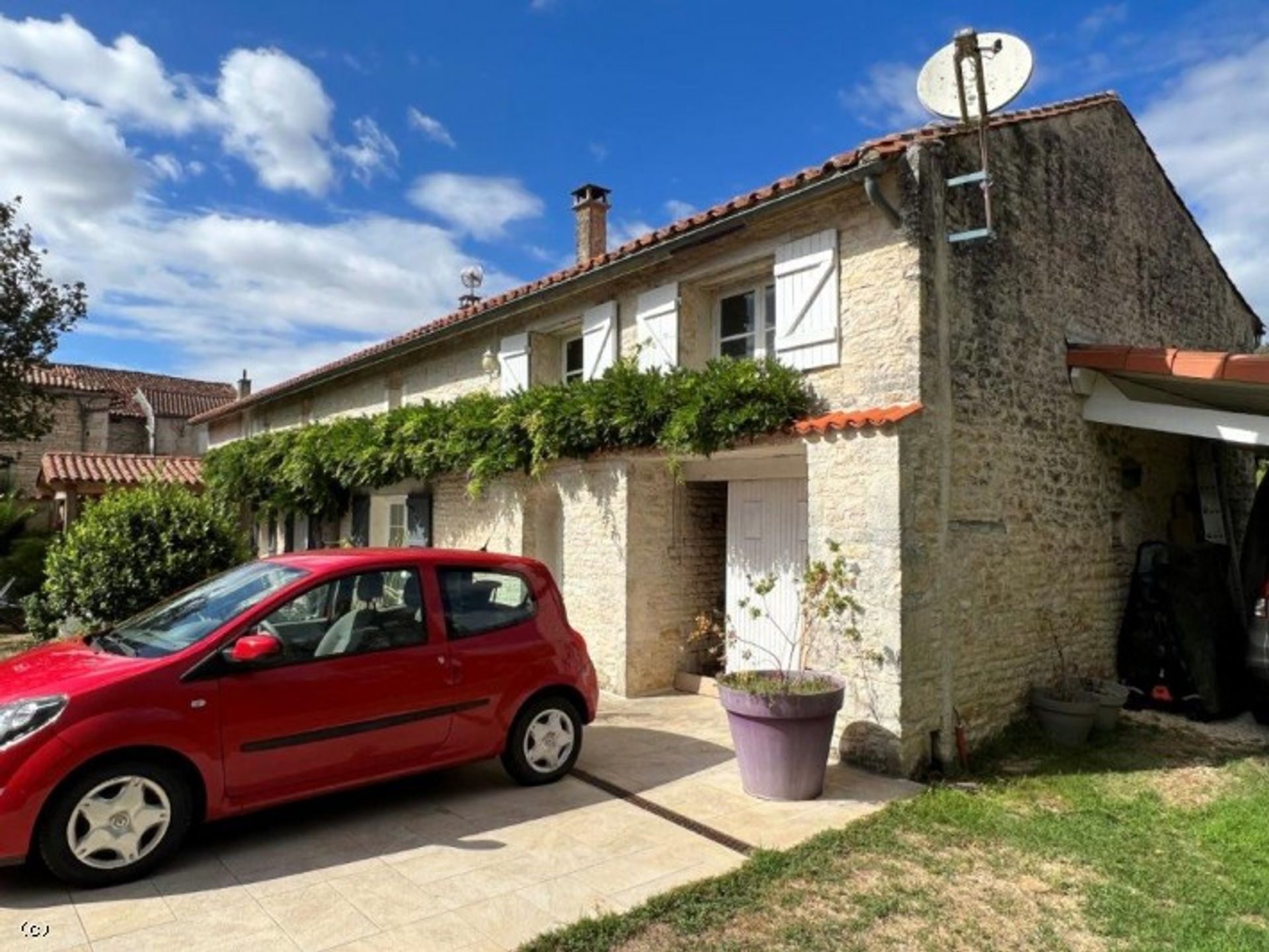 Casa nel Aunac-sur-Charente, Nouvelle-Aquitaine 10937688