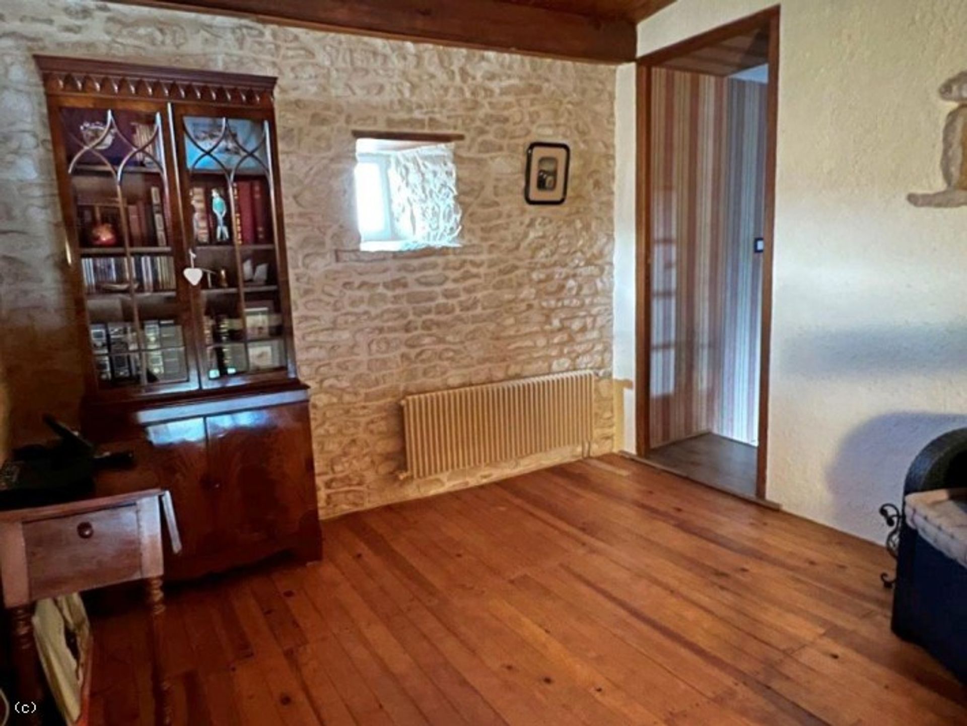 Casa nel Aunac-sur-Charente, Nouvelle-Aquitaine 10937688