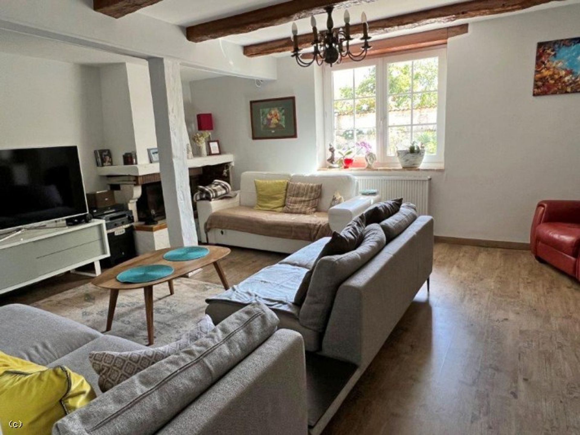 Casa nel Aunac-sur-Charente, Nouvelle-Aquitaine 10937688