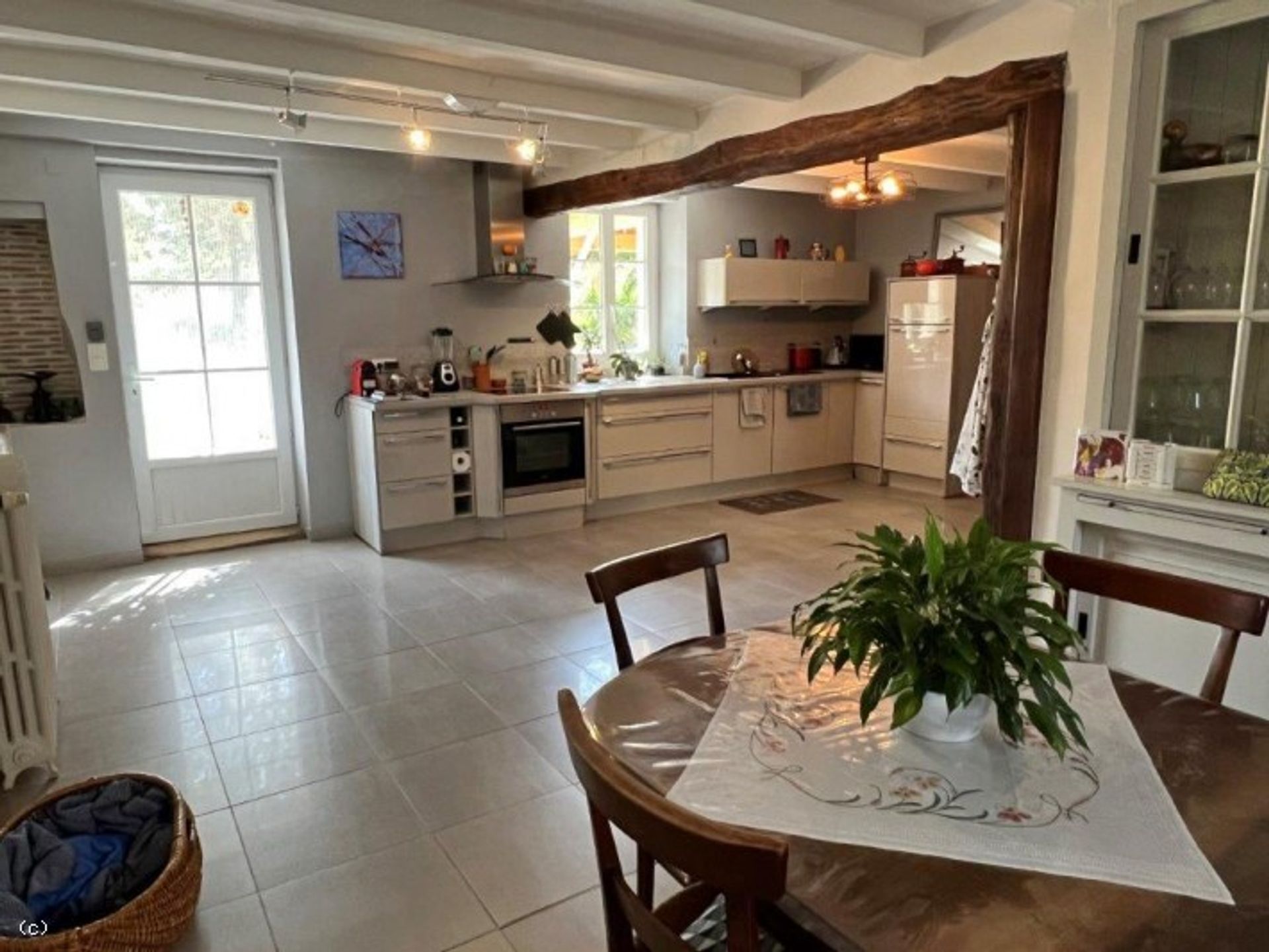 Casa nel Aunac-sur-Charente, Nouvelle-Aquitaine 10937688