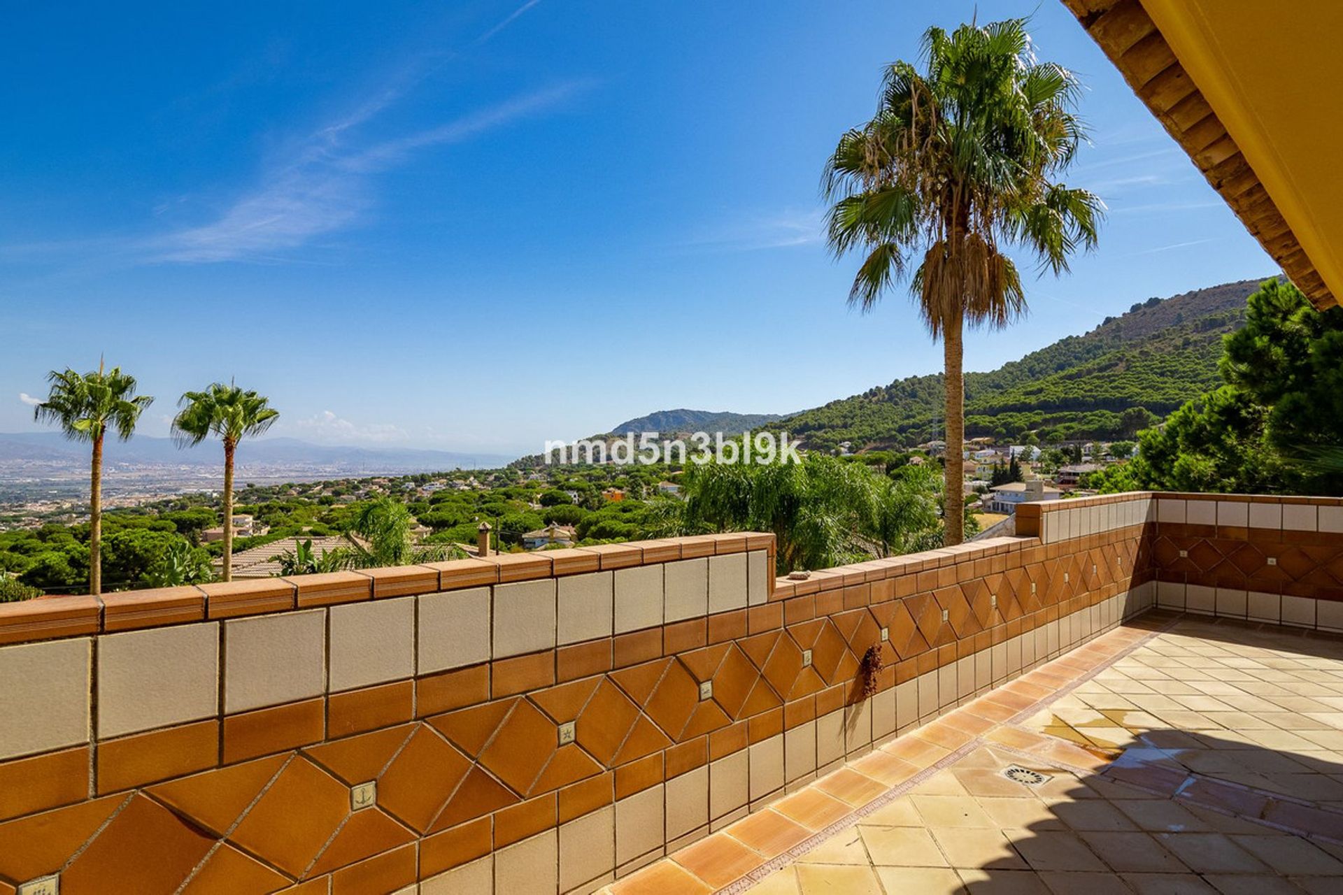 Casa nel Alhaurín de la Torre, Andalusia 10938570