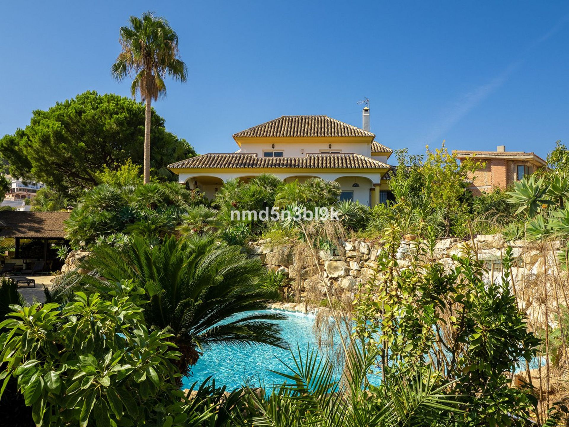 Casa nel Alhaurín de la Torre, Andalusia 10938570